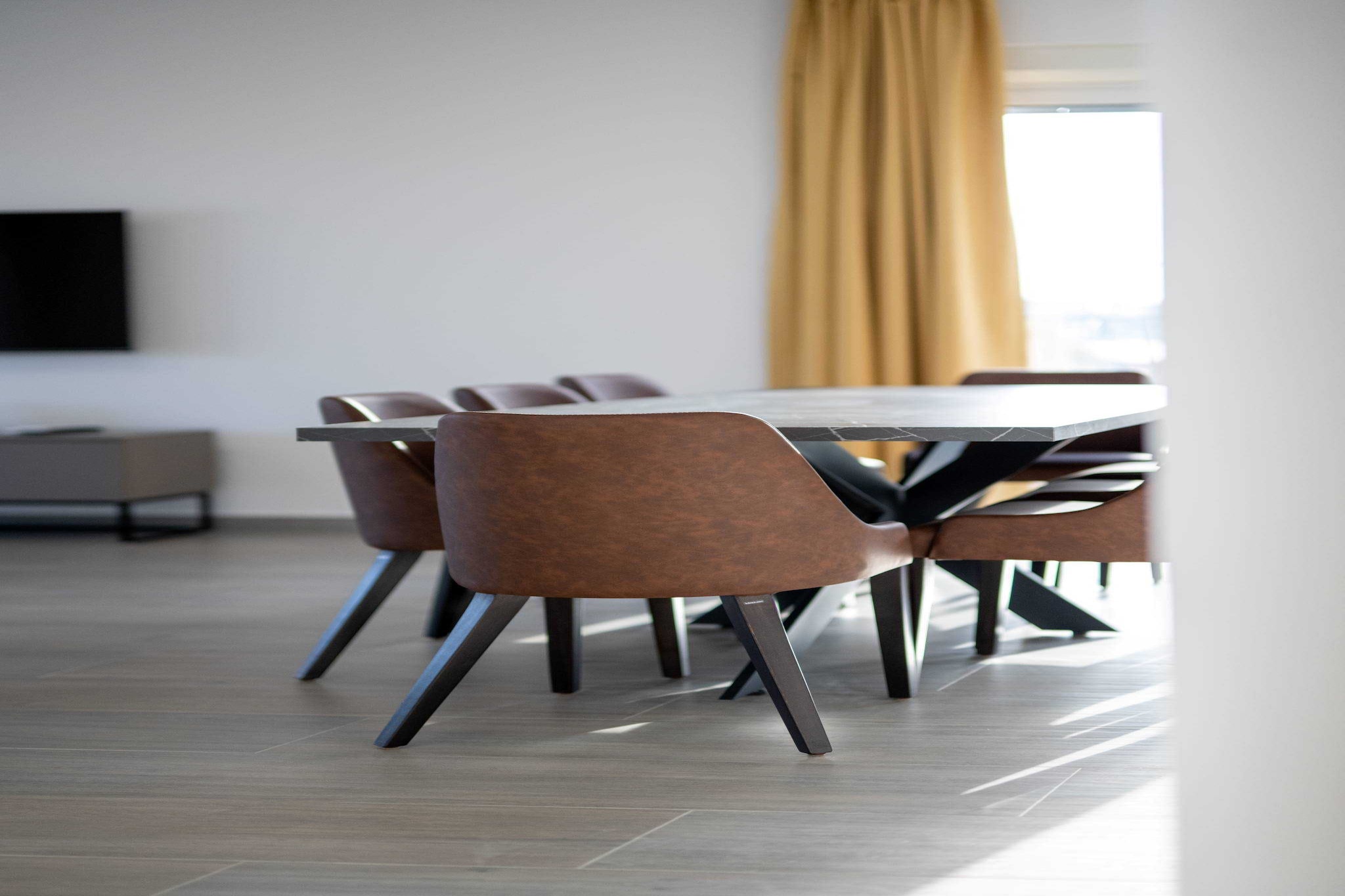Luxury Living at Horizon Retreat - Comfort Three Bedroom Apartment (owner Central S8)-Dining room