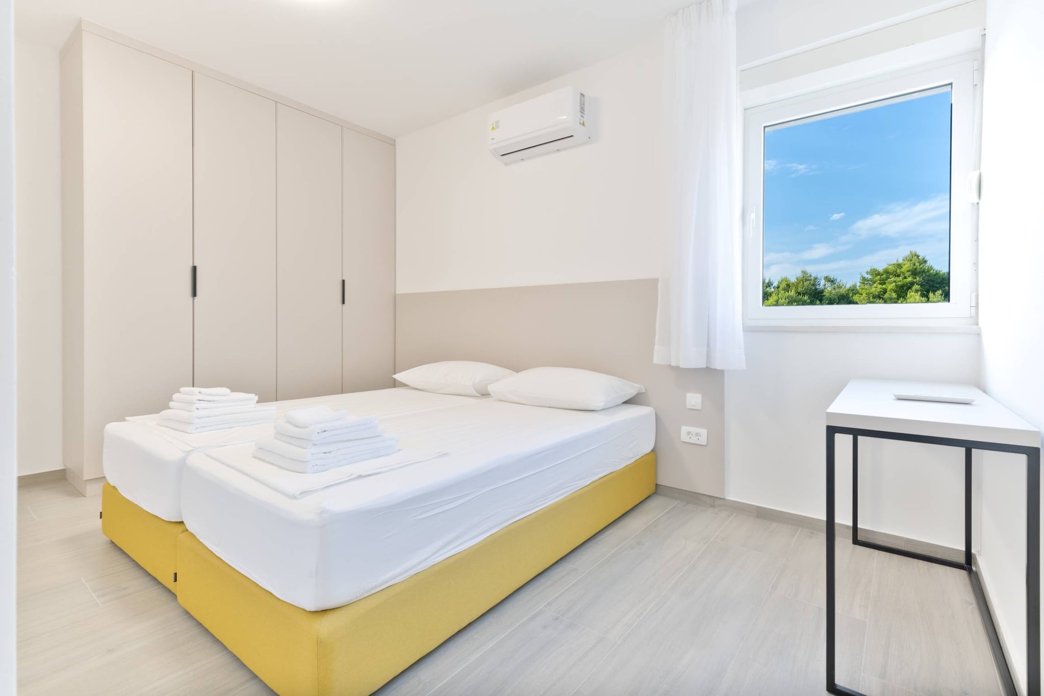 Luxury Living at Horizon Retreat - Comfort Three Bedroom Apartment (owner Central S8)-Bedroom