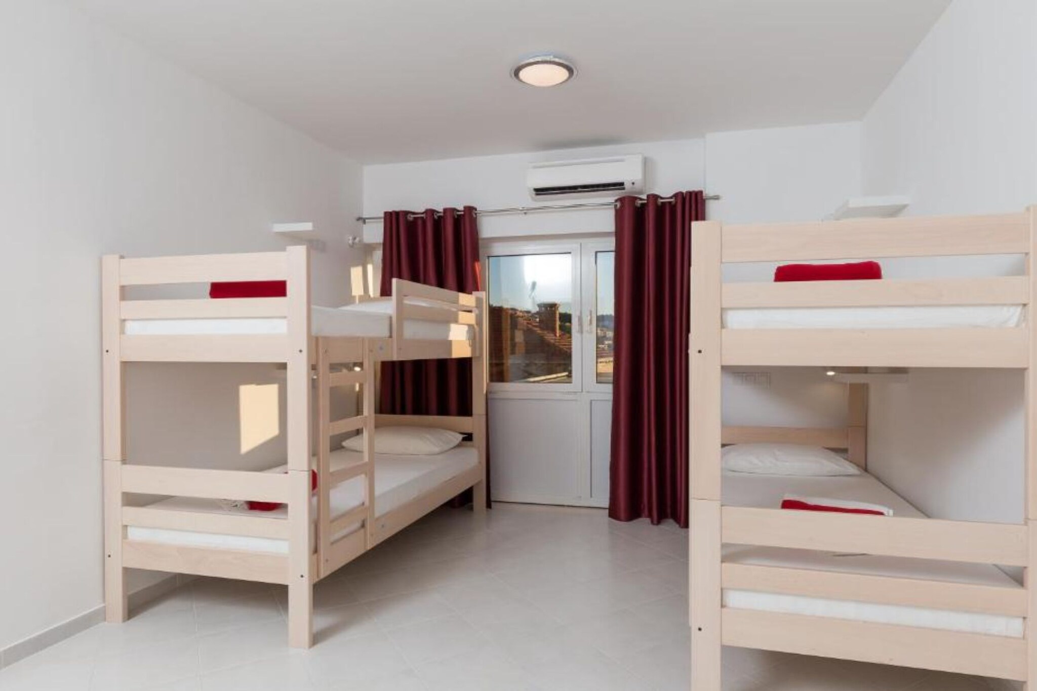 Hostel Free Bird - Bed in Four Bed Mixed Dormitory Room 2  (C)-Bedroom