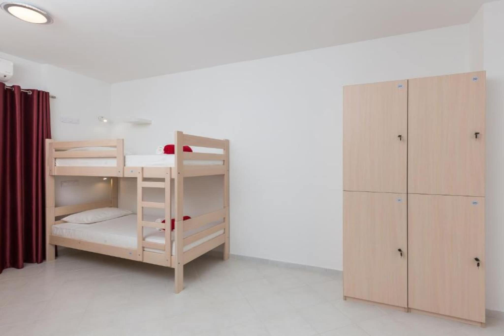 Hostel Free Bird - Bed in Four Bed Mixed Dormitory Room 2  (C)-Bedroom