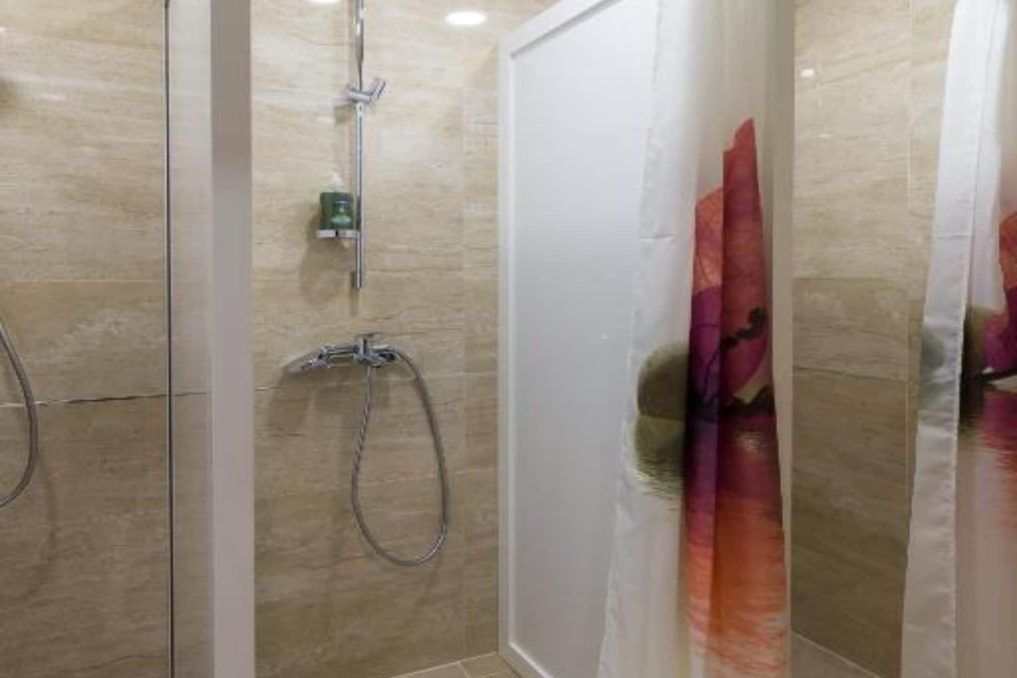 Hostel Free Bird - Bed in Four Bed Mixed Dormitory Room 2  (C)-Bathroom