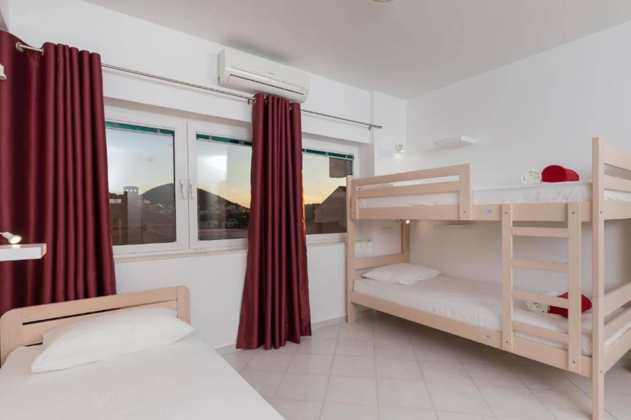 Hostel Free Bird - Bed in Four Bed Mixed Dormitory Room 2  (C)-Bedroom