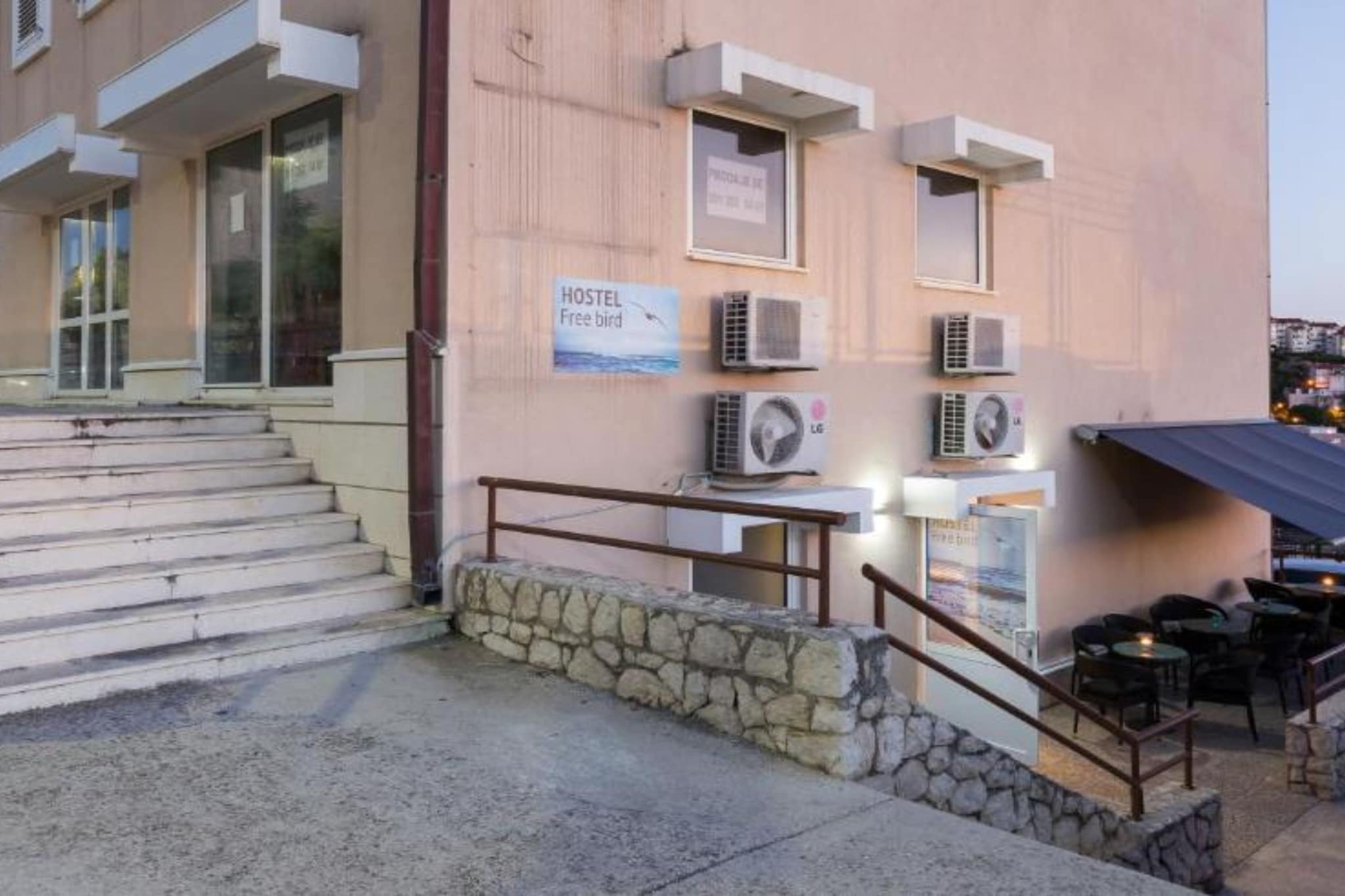 Hostel Free Bird - Bed in Four Bed Mixed Dormitory Room 2  (C)-Outdoor