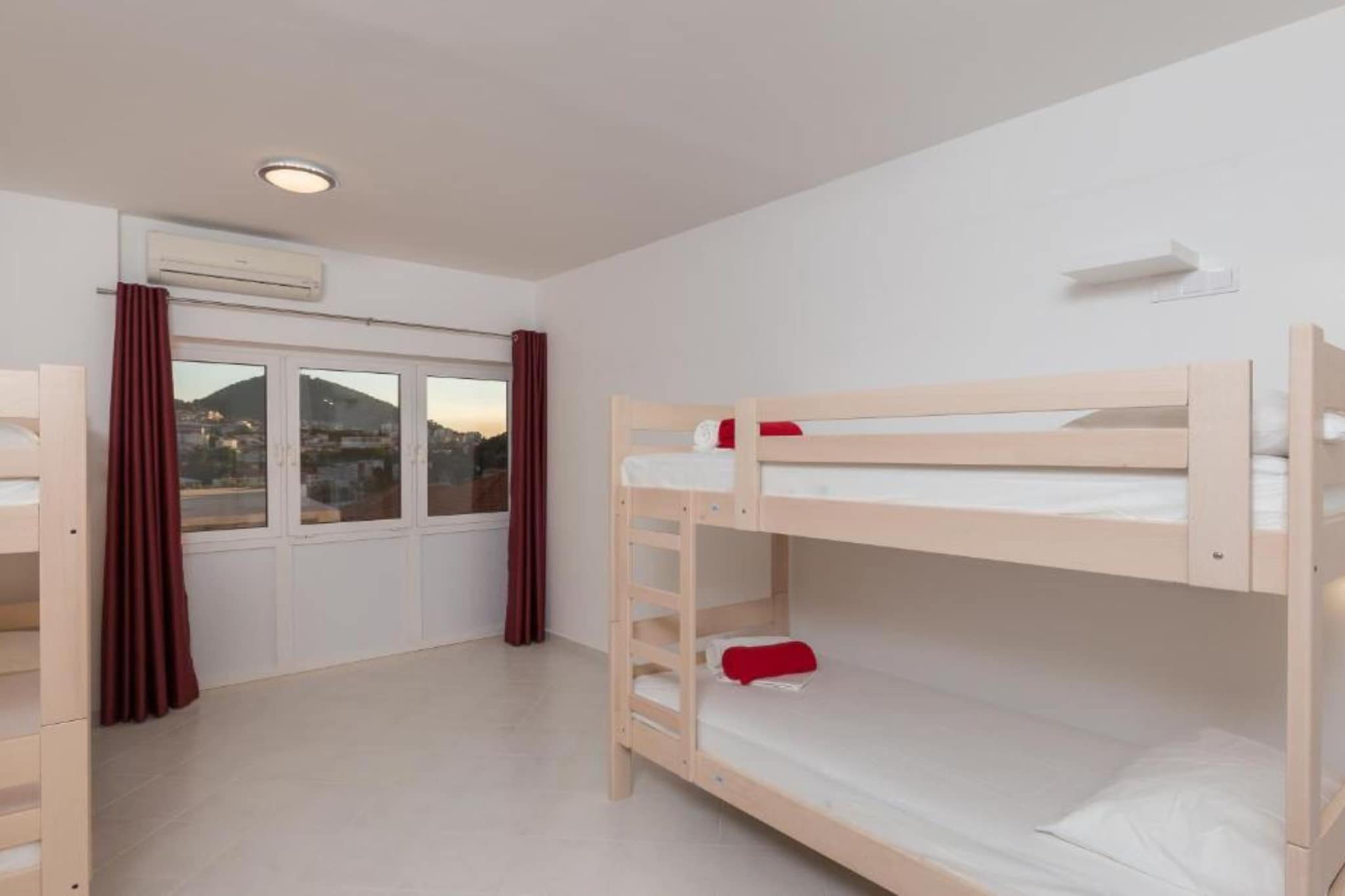 Hostel Free Bird - Bed in Four Bed Mixed Dormitory Room 2  (C)-Bedroom