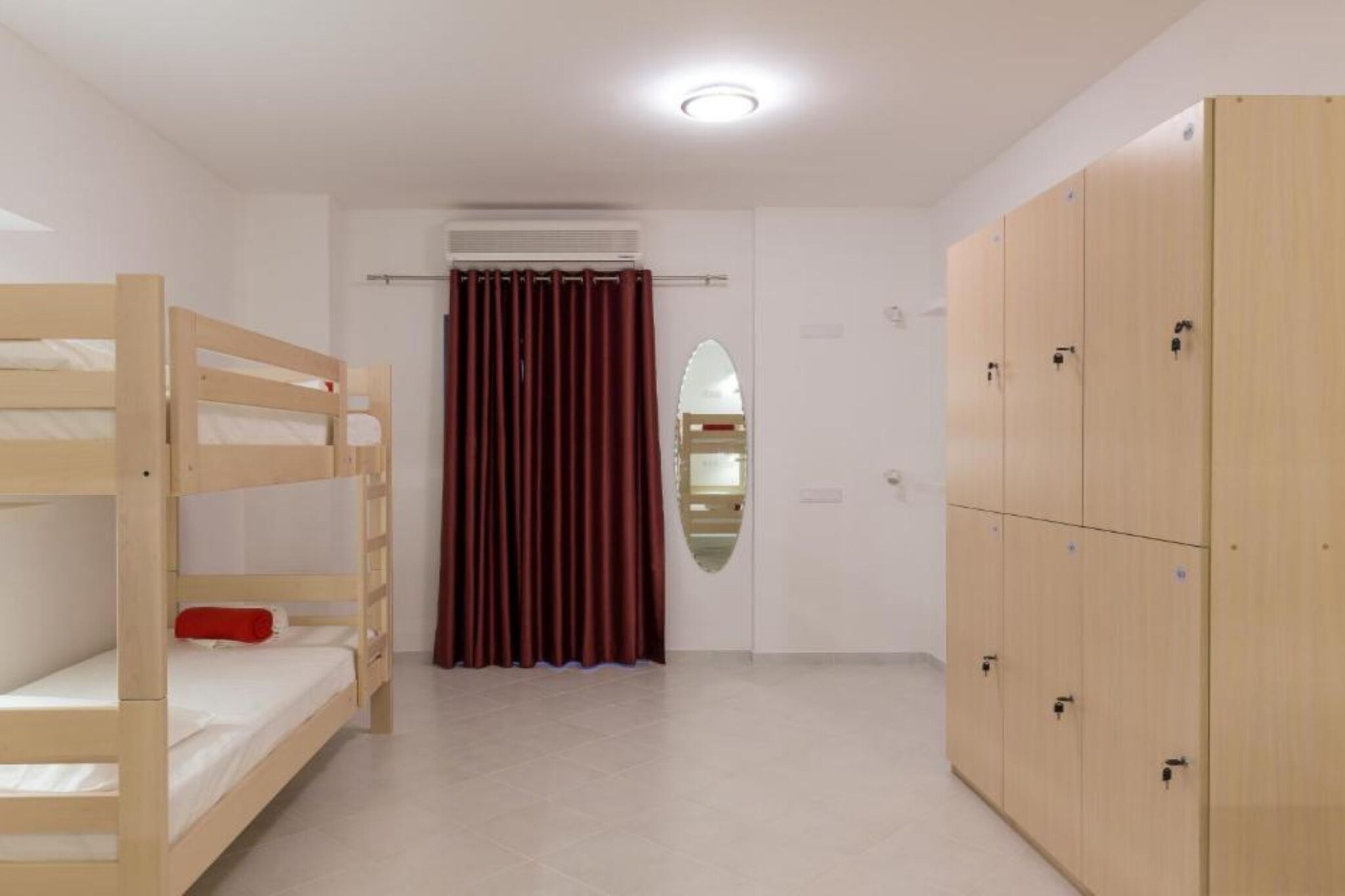Hostel Free Bird - Bed in Four Bed Mixed Dormitory Room 3 (E)-Slaapkamer