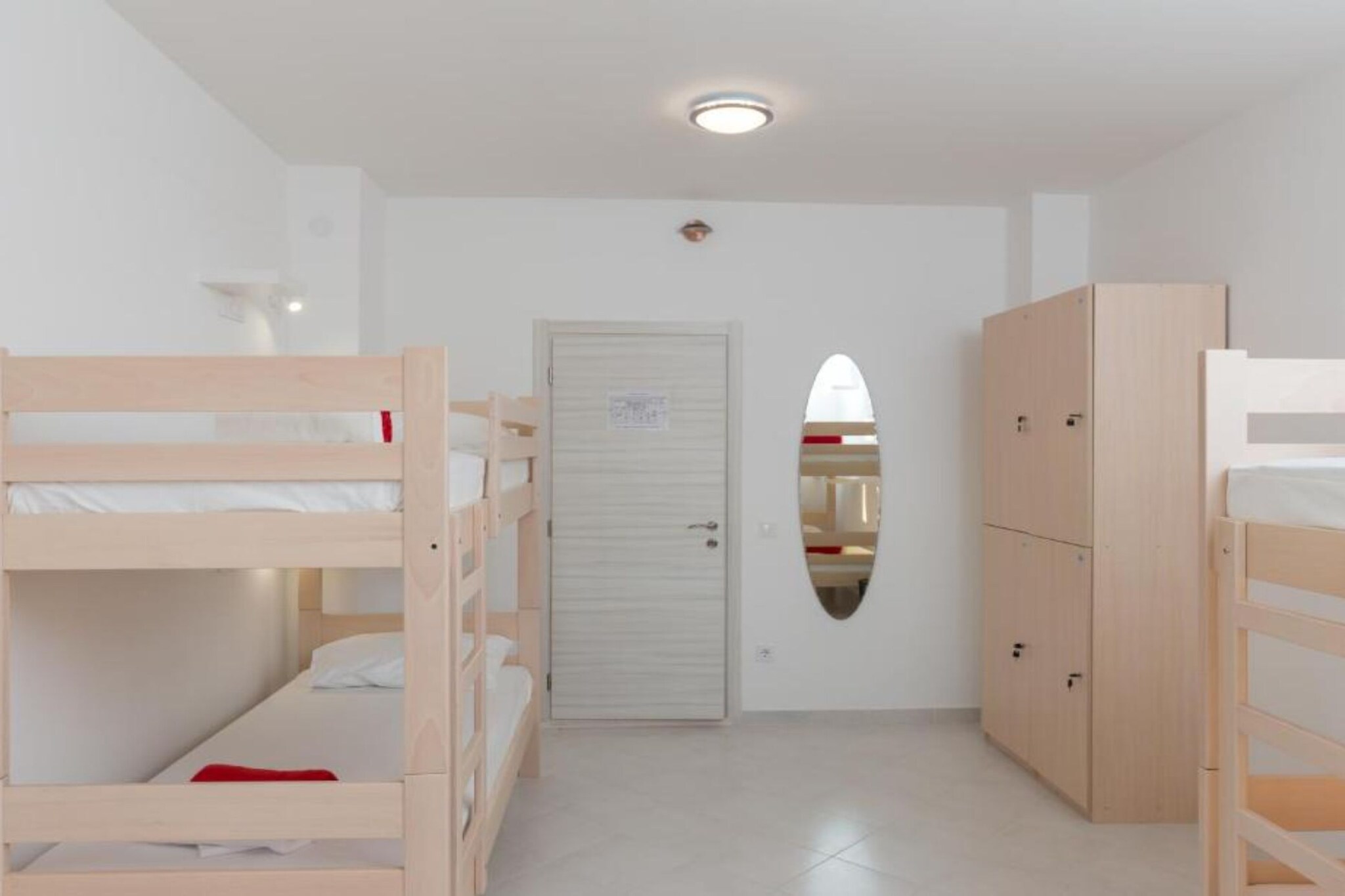 Hostel Free Bird - Bed in Five Bed Mixed Dormitory Room 4 (A)-Chambre