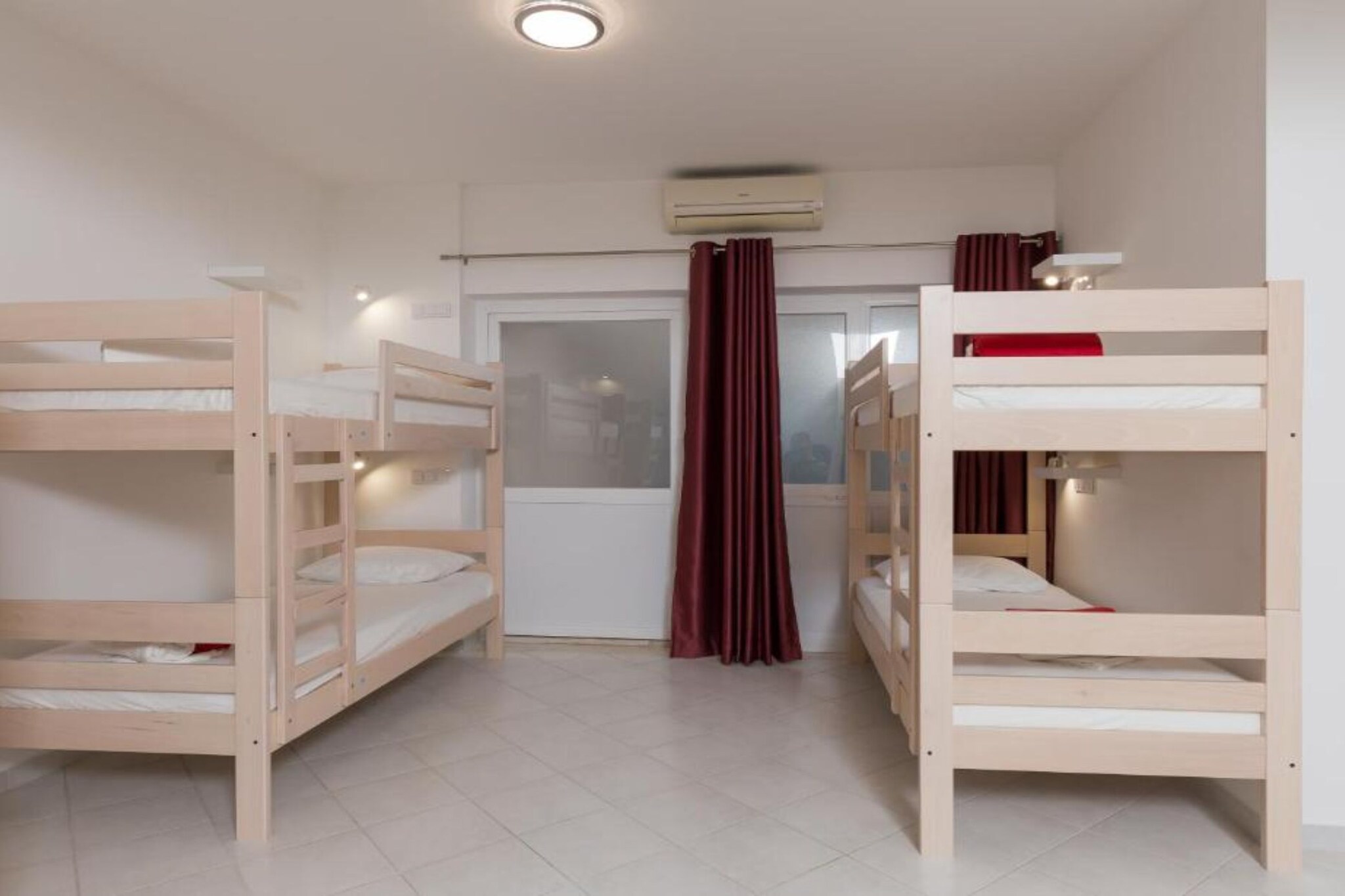 Hostel Free Bird - Bed in Five Bed Mixed Dormitory Room 4 (A)-Chambre