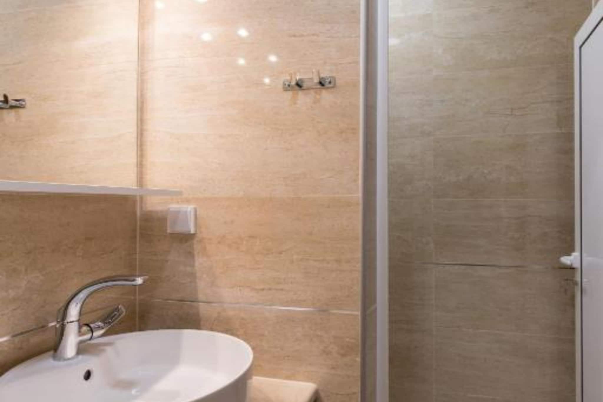 Hostel Free Bird - Bed in Five Bed Mixed Dormitory Room 4 (B)-Salle de bain
