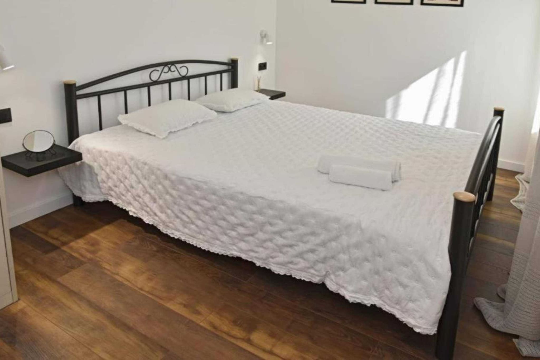 Luxury Slatine Apartments with Terrace and Garden - Two Bedroom Apartment with Terrace-Chambre