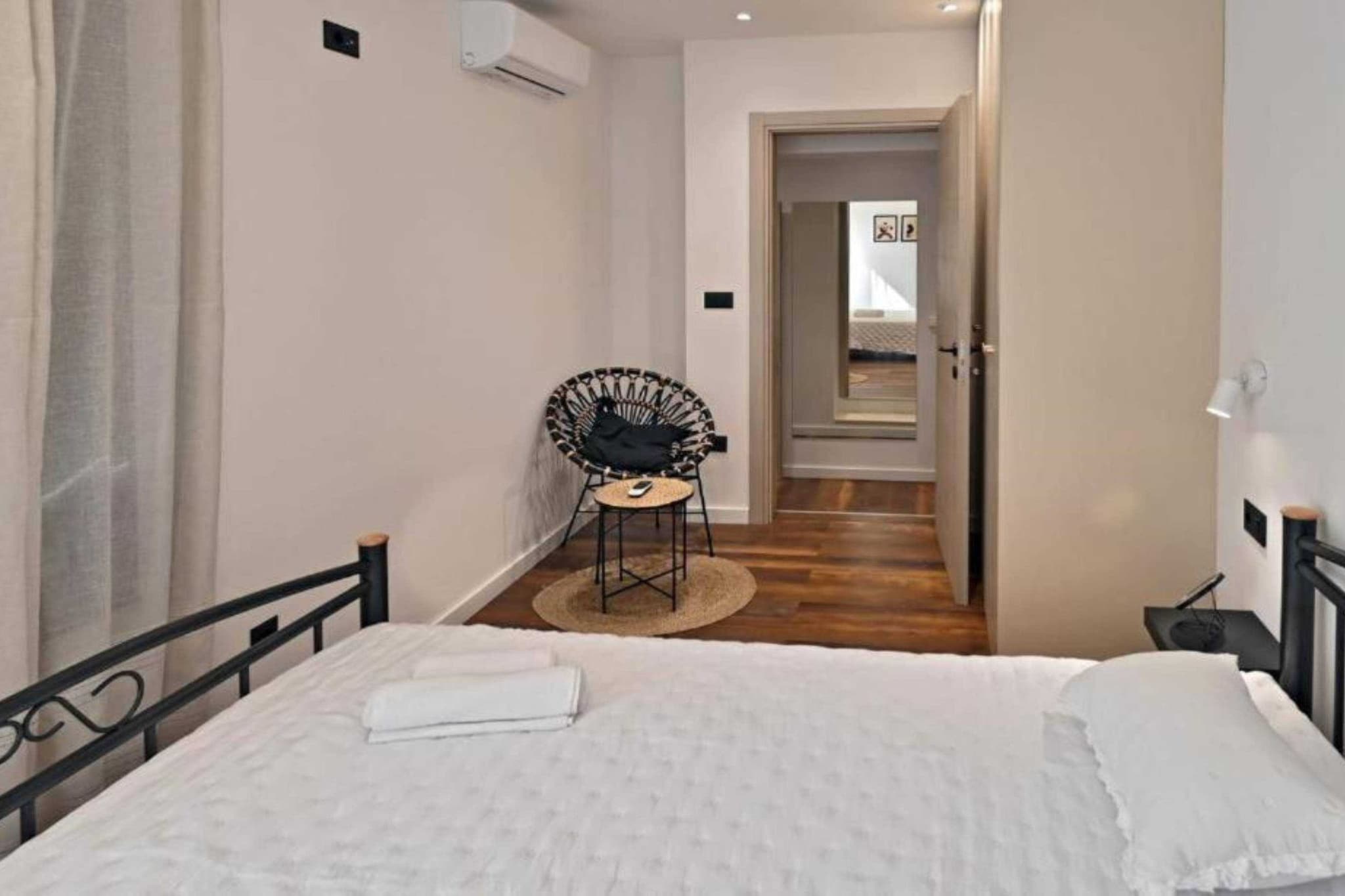 Luxury Slatine Apartments with Terrace and Garden - Two Bedroom Apartment with Terrace-Chambre
