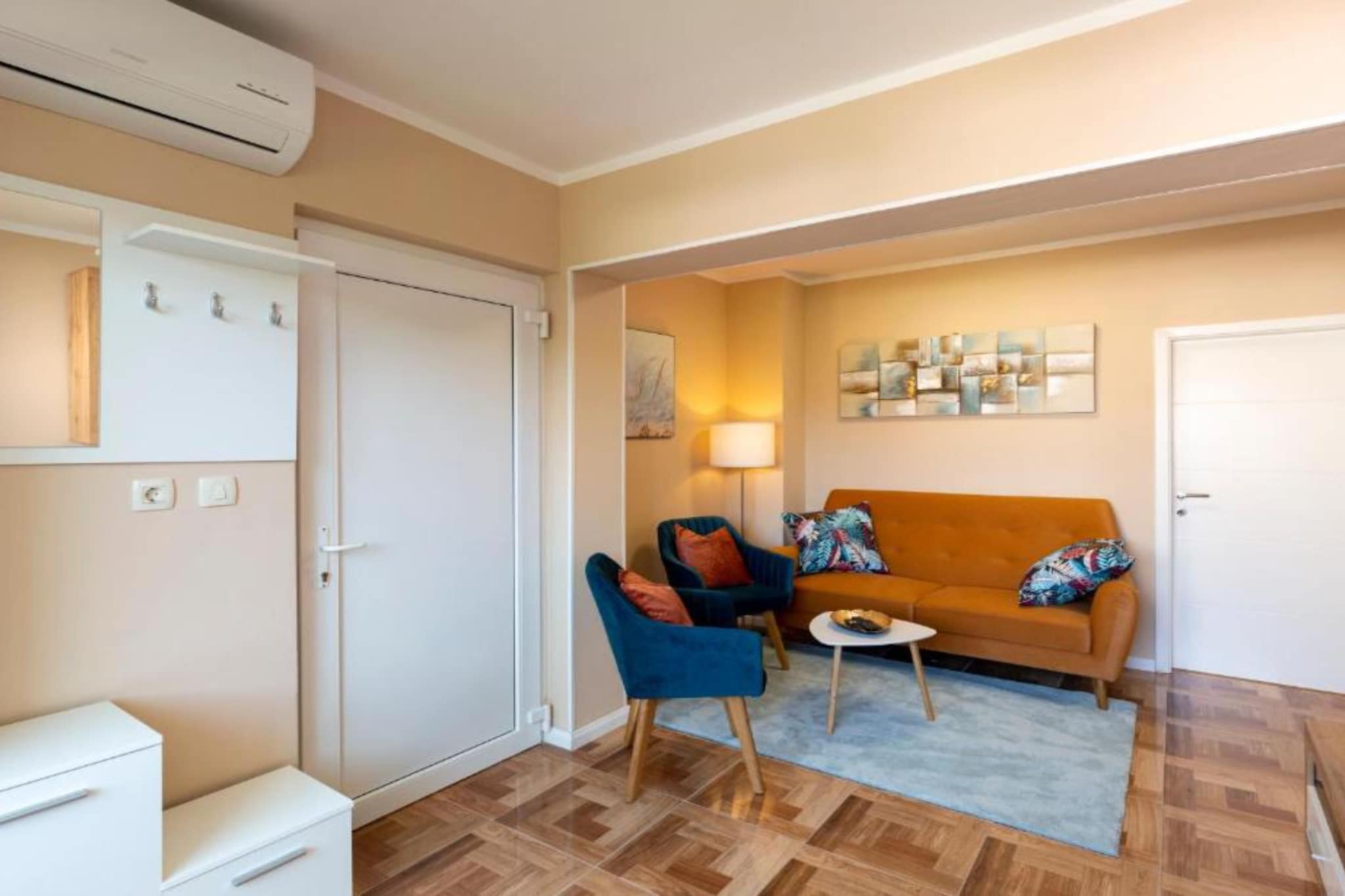 Charming Apartment Sant Elia - Two Bedroom Apartment-Living room