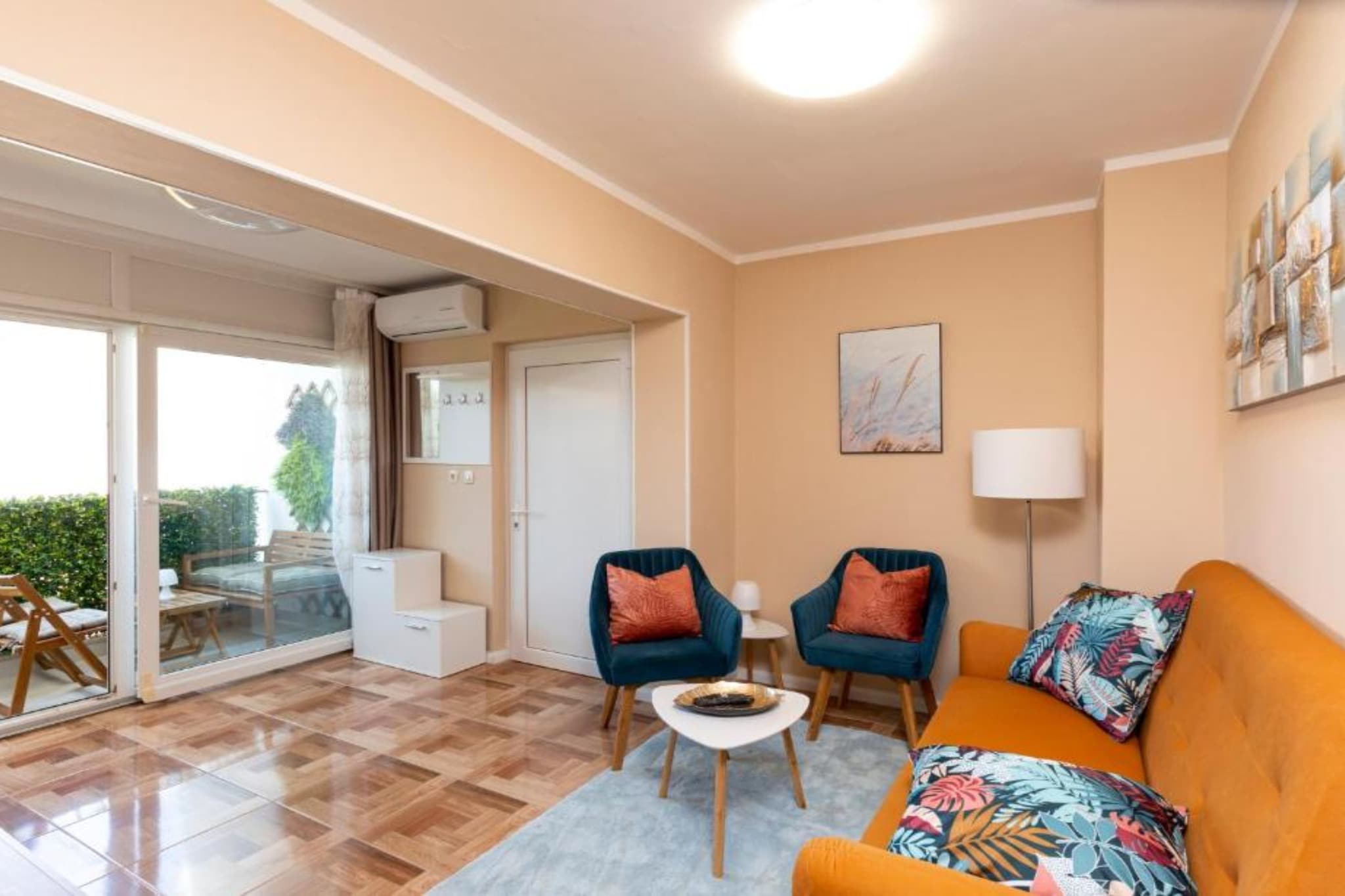 Charming Apartment Sant Elia - Two Bedroom Apartment-Living room