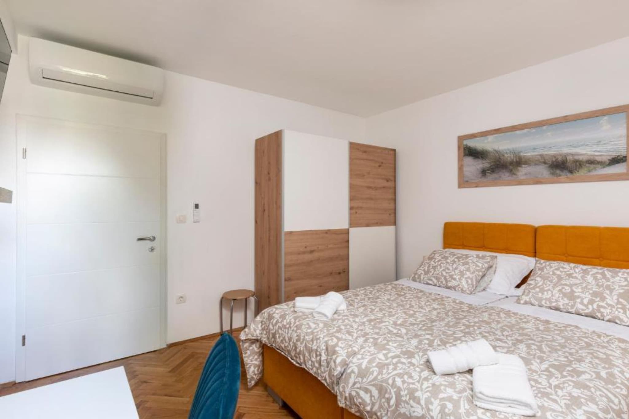 Charming Apartment Sant Elia - Two Bedroom Apartment-Bedroom