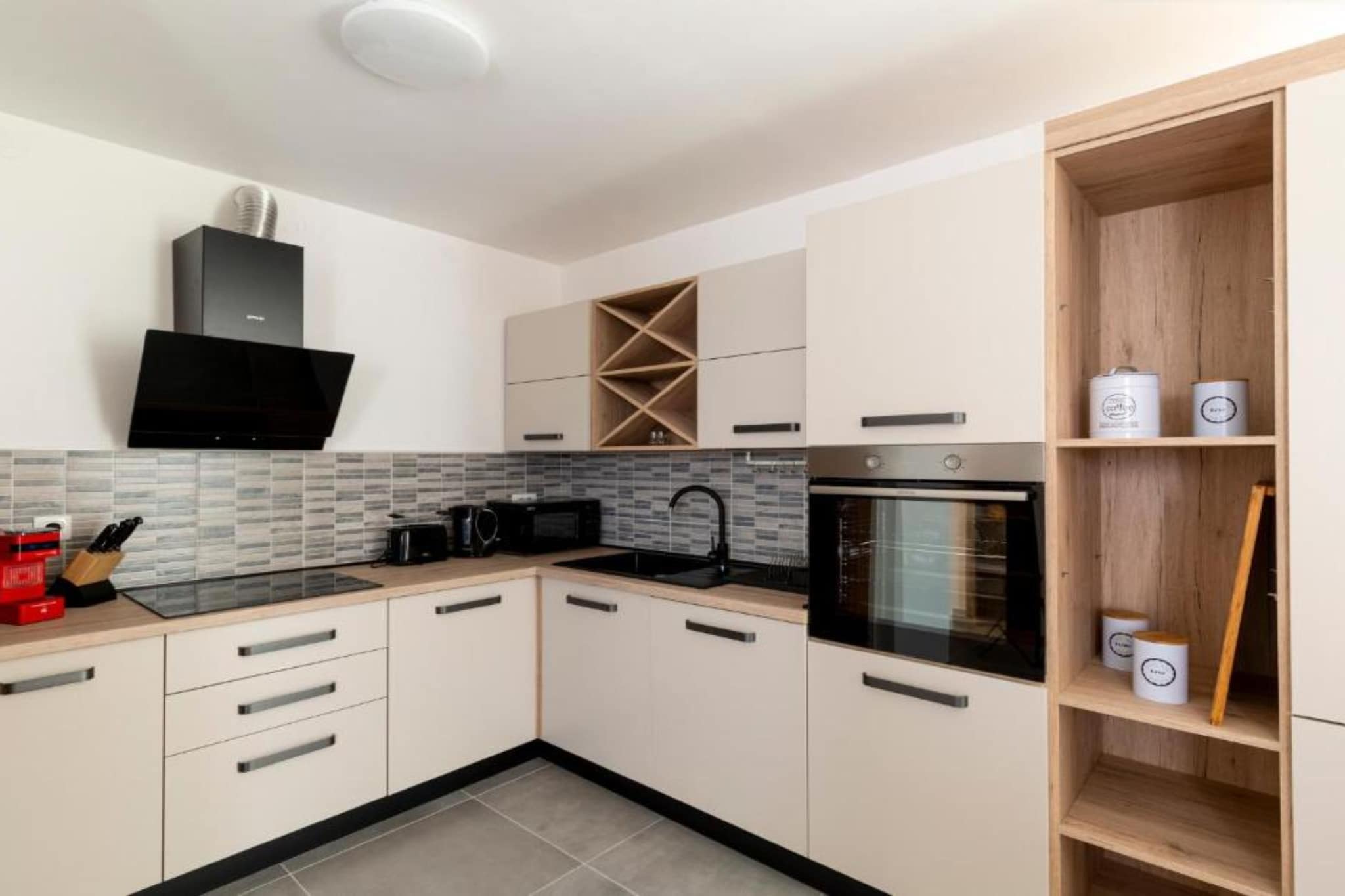 Charming Apartment Sant Elia - Two Bedroom Apartment-Kitchen