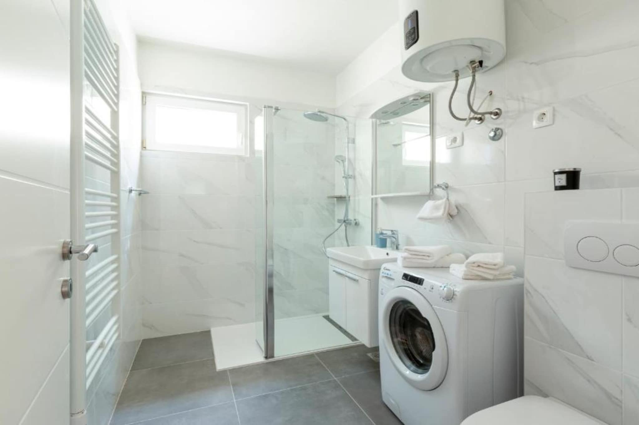 Charming Apartment Sant Elia - Two Bedroom Apartment-Bathroom