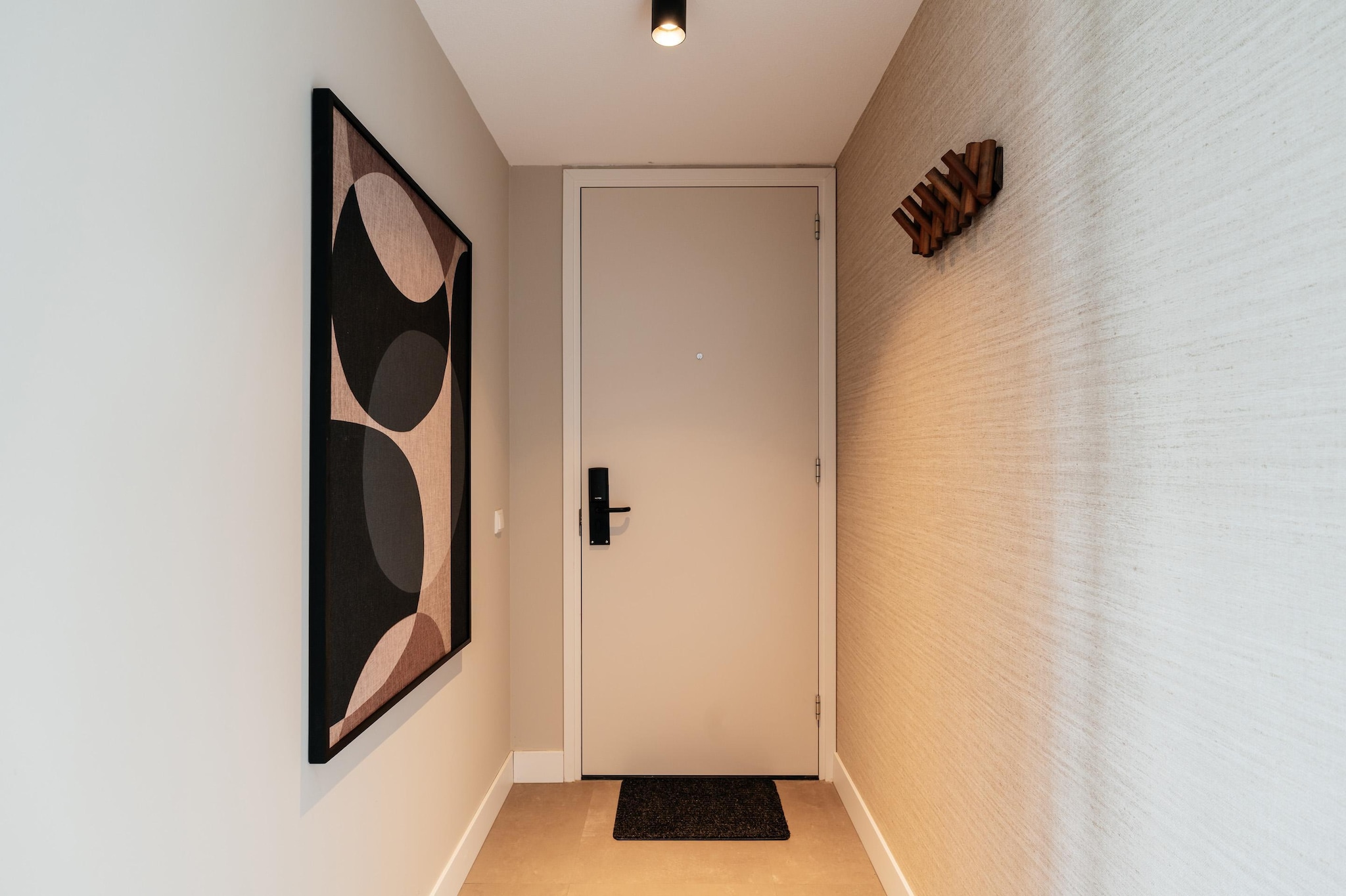 Ground floor: (Living room(TV(smart TV), seating area, chromecast), open kitchen(hob, hood, coffee machine, combination microwave, dishwasher, fridge-freezer, dishes and cutlery, Cooking basics), pantry(washing machine), bedroom(double bed box), bathroom(shower(walk-in shower), washbasin, toilet), Internet access)\n\ntumble dryer, balcony, heating, air conditioning, fitness equipment, hairdryer