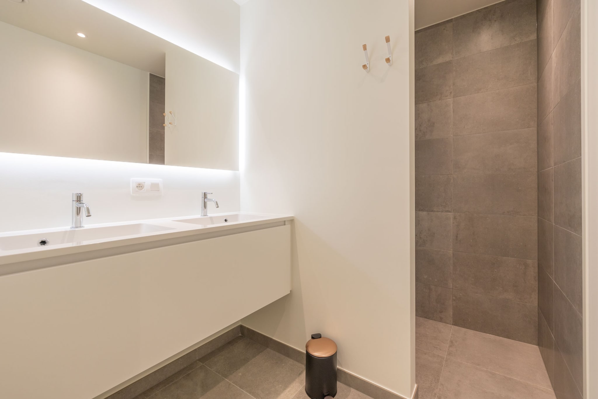 Lighthouse Corner 0405-Bathroom