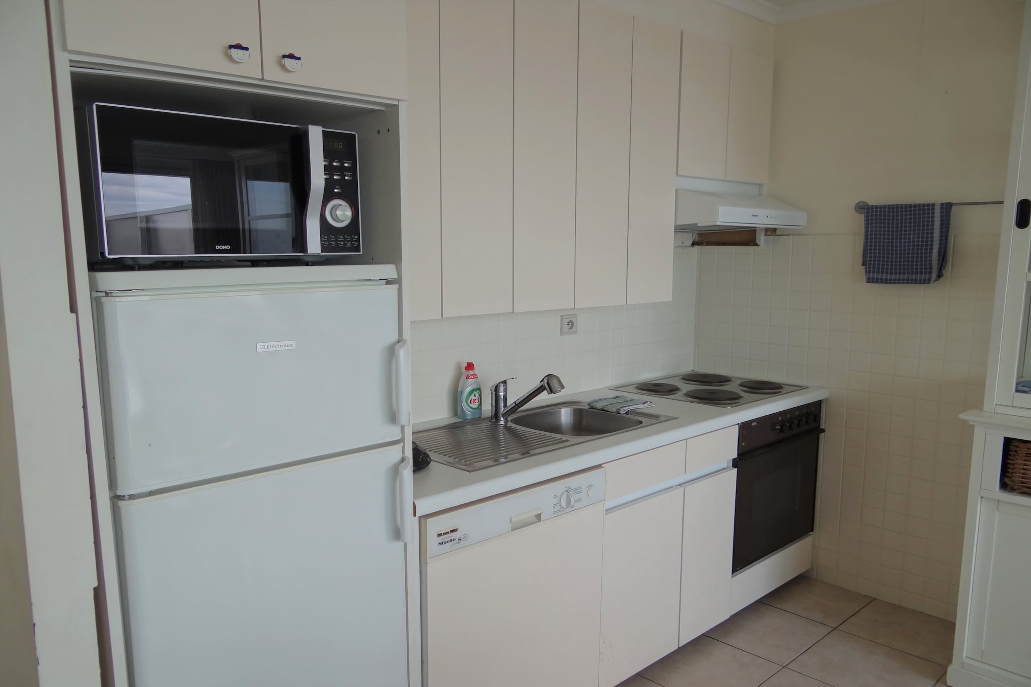 Spinnaker II 0901-Kitchen