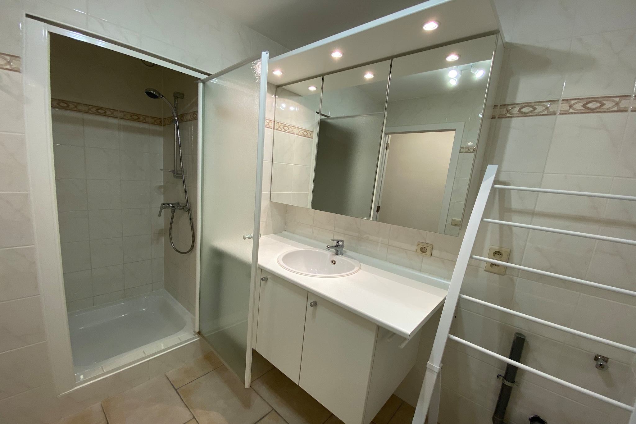 Lotus IV 0303-Bathroom