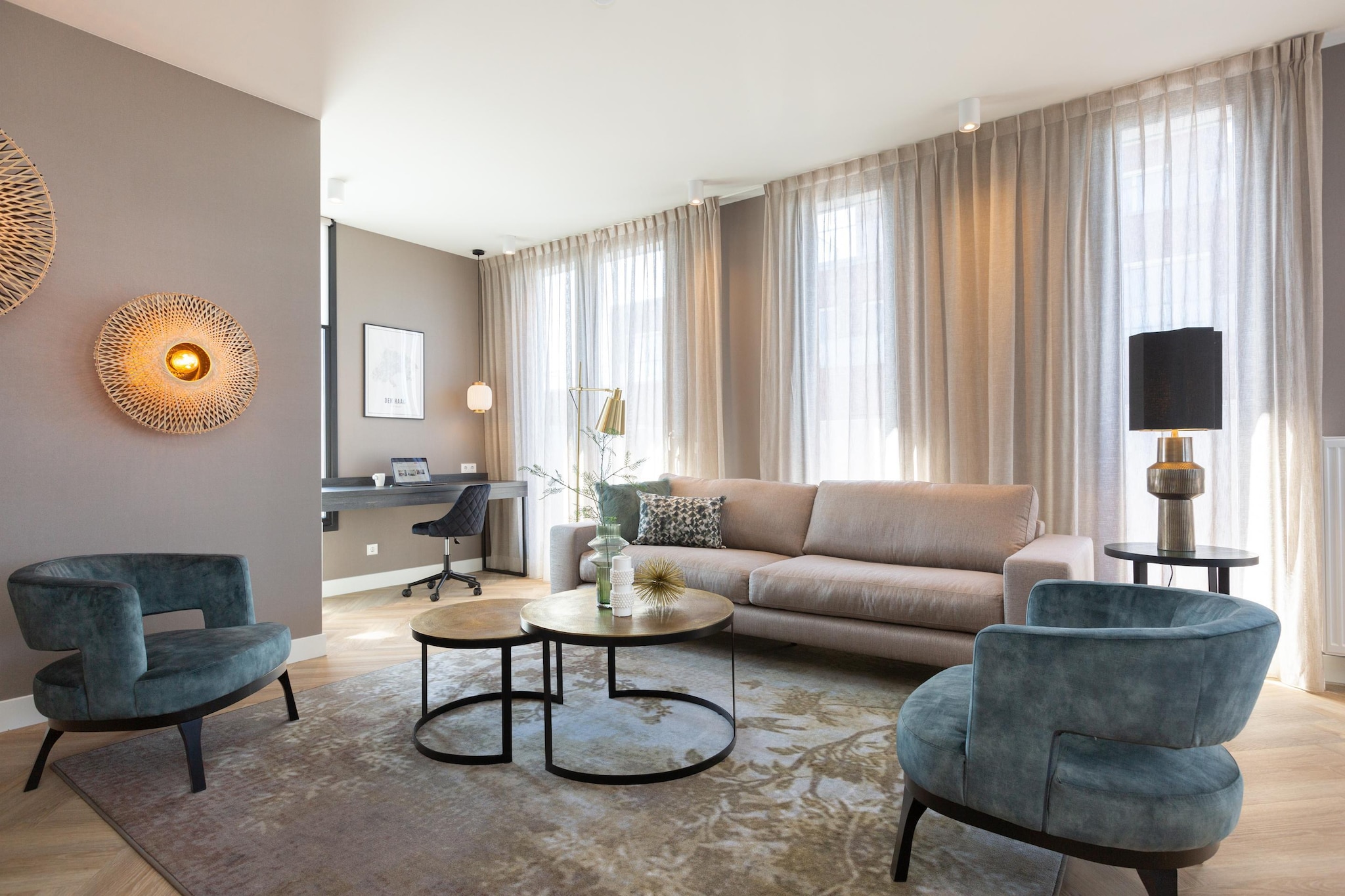 In the heart of one of The Hague's most sought-after areas, this stylish 2-bedroom penthouse offers a luxurious stay with 2 bathrooms, a separate toilet, and a spacious balcony with a beautiful view of the historic district. As you step inside, you are welcomed by contemporary dÃ©cor that creates a warm and inviting atmosphere throughout the apartment. The fully equipped kitchen includes a coffee corner with a Nespresso machine, perfect for enjoying a relaxing start to your day. For added convenience, the apartment also comes with a washing machine and dryer.

Both air-conditioned bedrooms have access to private bathrooms, making this apartment ideal for families or business guests who prefer sharing an apartment rather than staying in a hotel room. Smart TVs with Chromecast are provided in each room, and a reliable, fast internet connection ensures the space is perfect for both relaxation and work. The apartment is situated in the Buurtschap 2005 district, a vibrant, safe, and pleasant area that offers easy access to cultural and culinary attractions.

This penthouse offers both comfort and convenience, combining modern amenities with a prime location. Whether for business or leisure, the apartment provides a great home base to explore The Hague while enjoying a luxurious and practical stay.