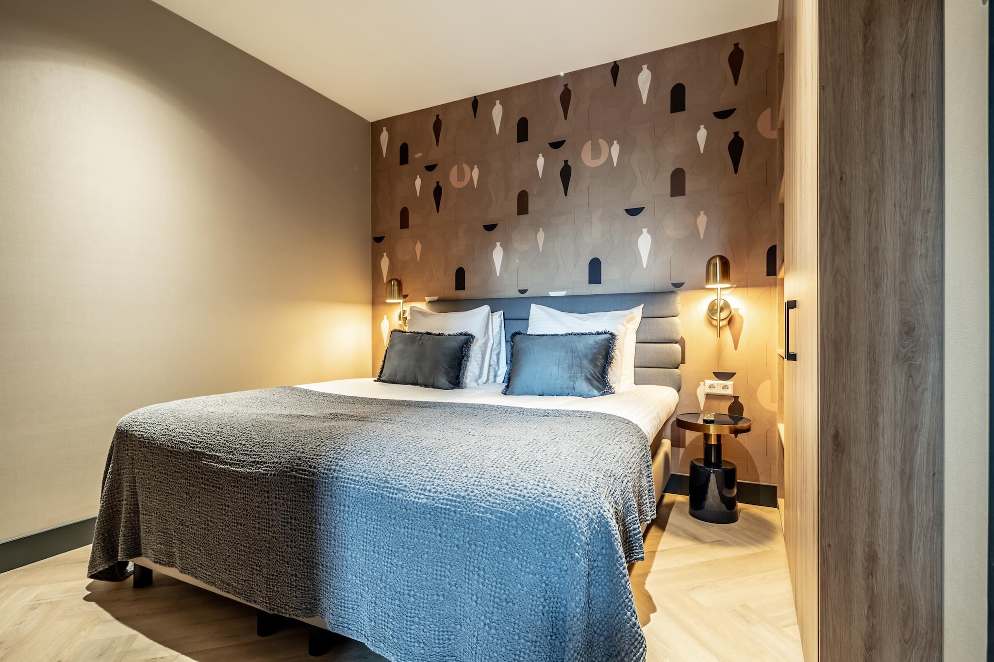 stylish 2-bedroom apartment in Delft.