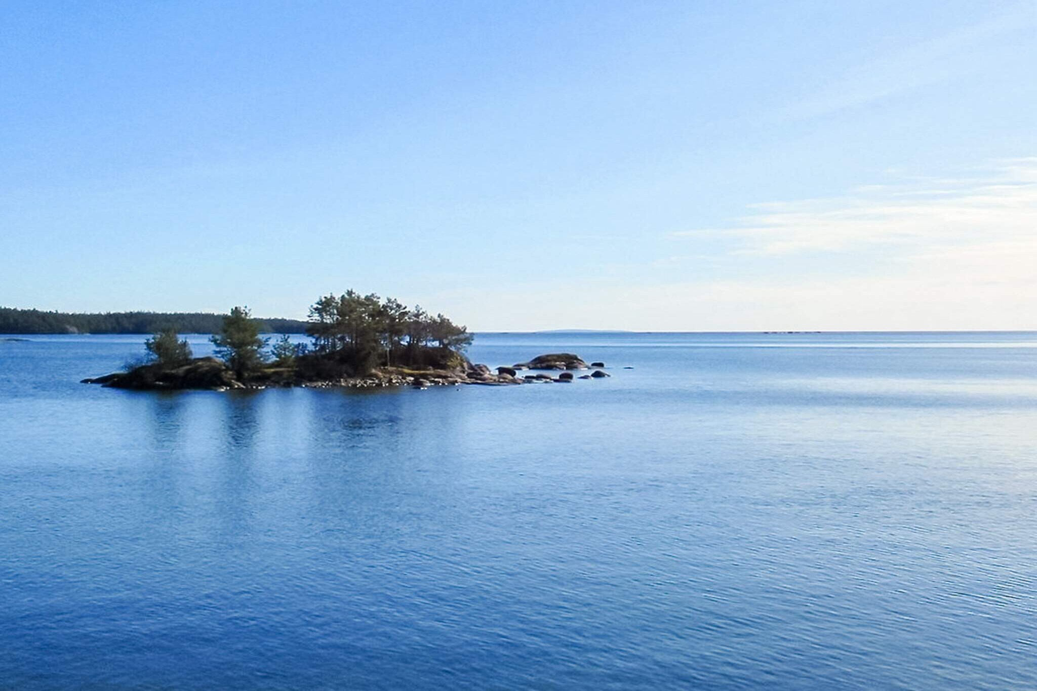 Scenic Lakeside Home near Askersund