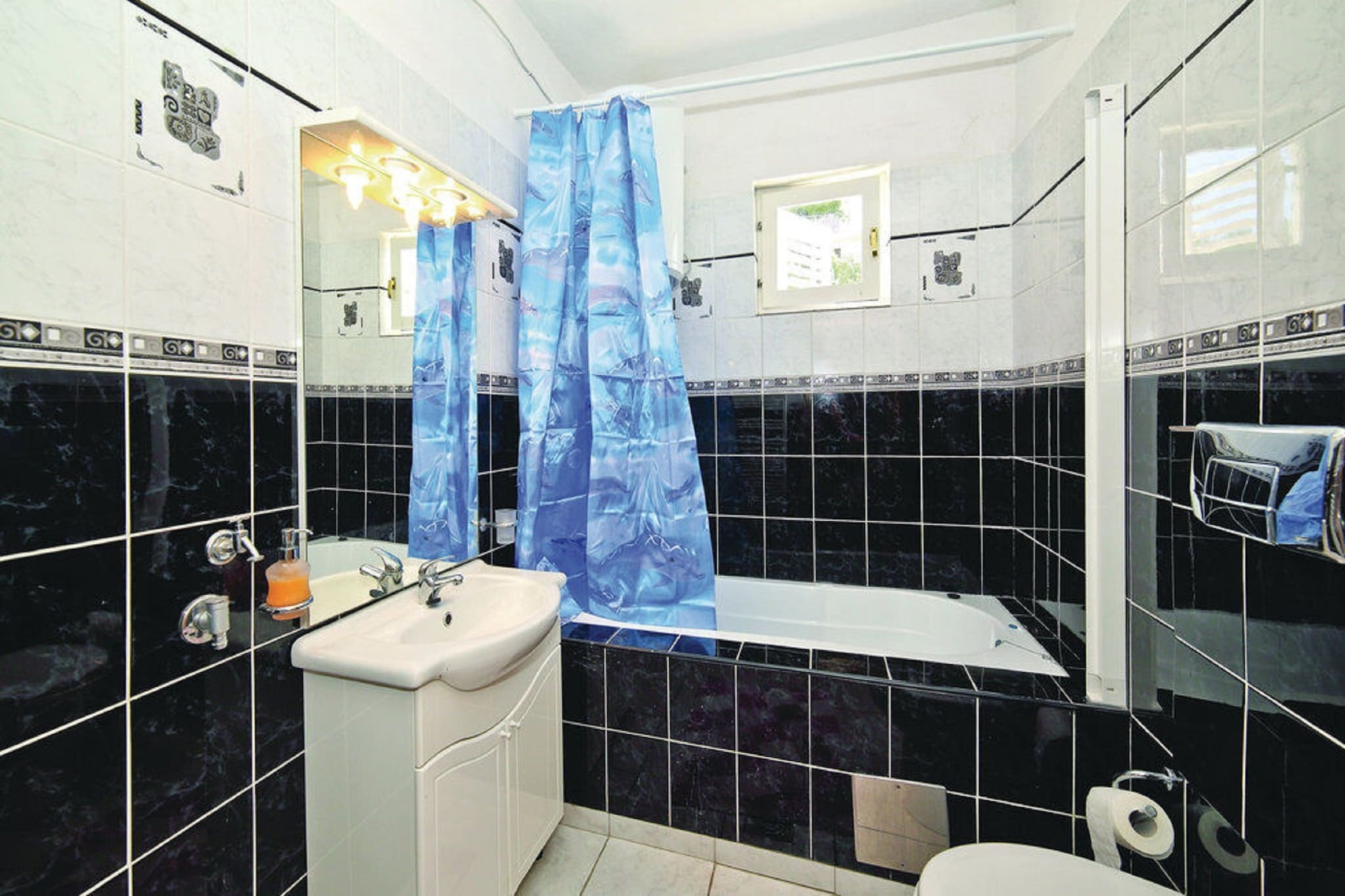Apartments Halilović - Two Bedroom Apartment 2-Bathroom