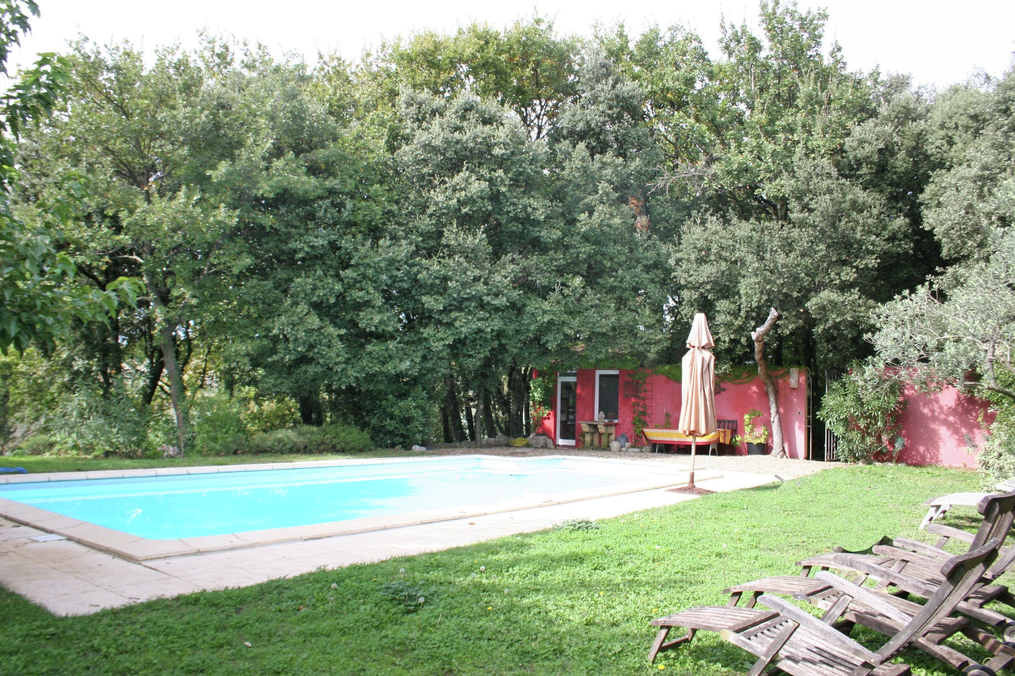 Geräumiges Herrenhaus in Grignan mit Pool