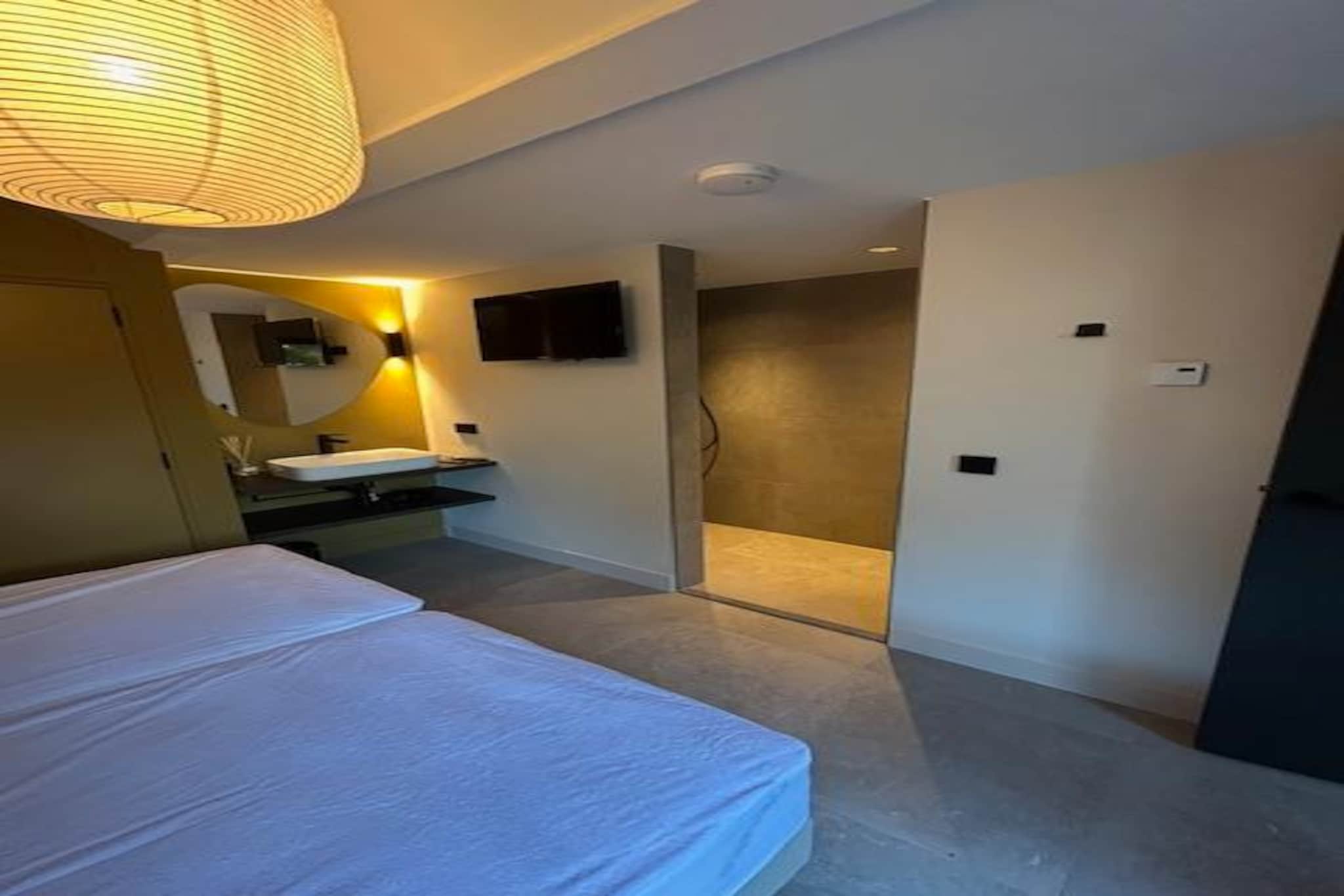 Sun (6p)-Image-tags.