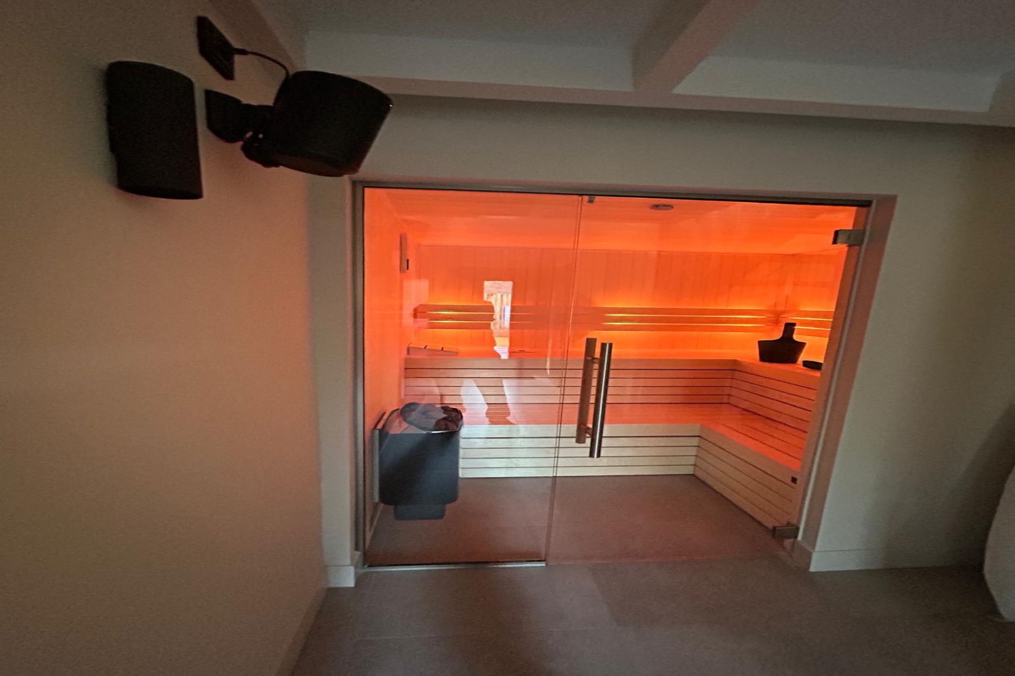 Sun (6p)-Image-tags.