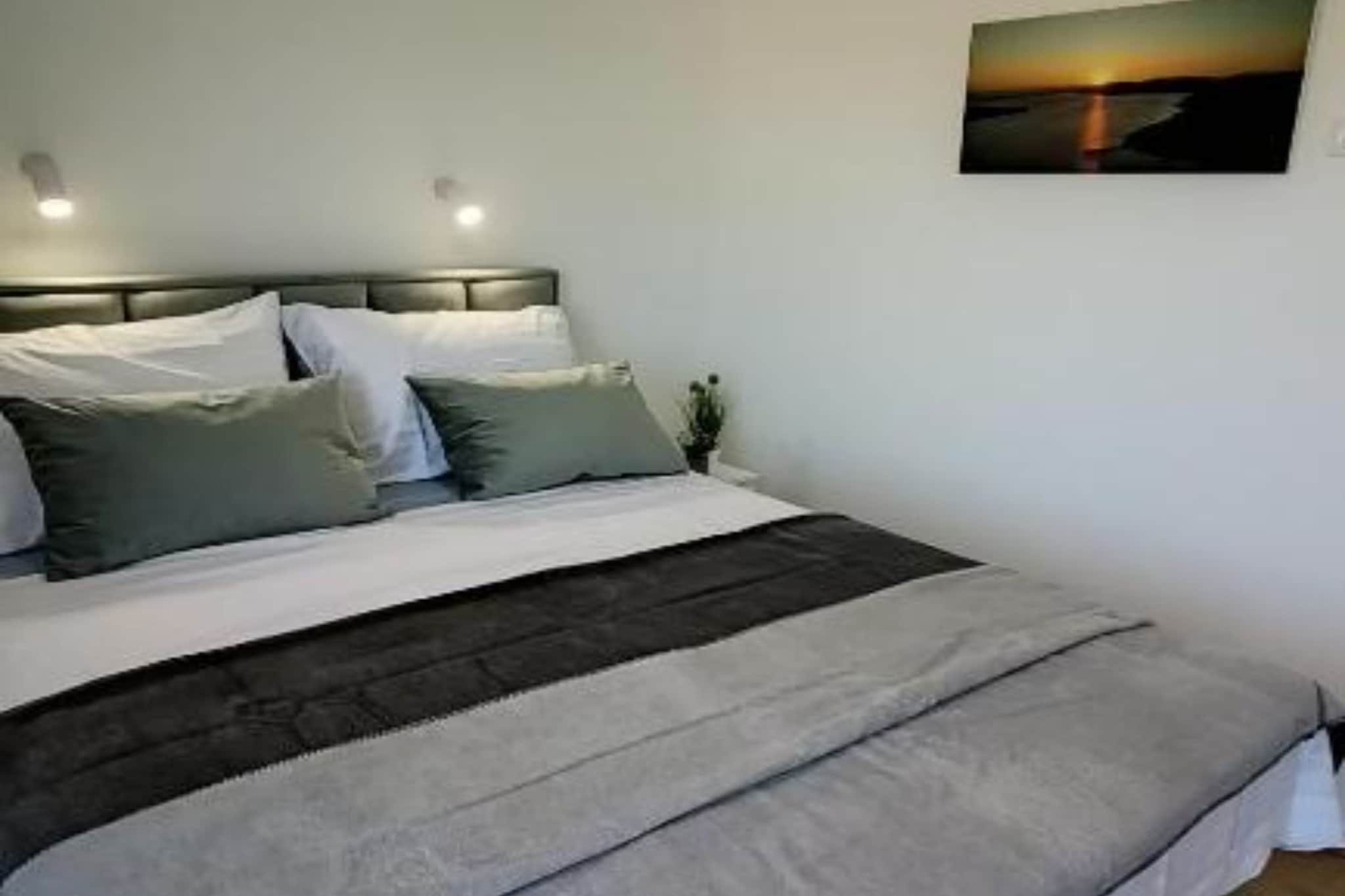 Villa Sunrise with Outdoor Pool - Four Bedroom Villa with Pool-Slaapkamer