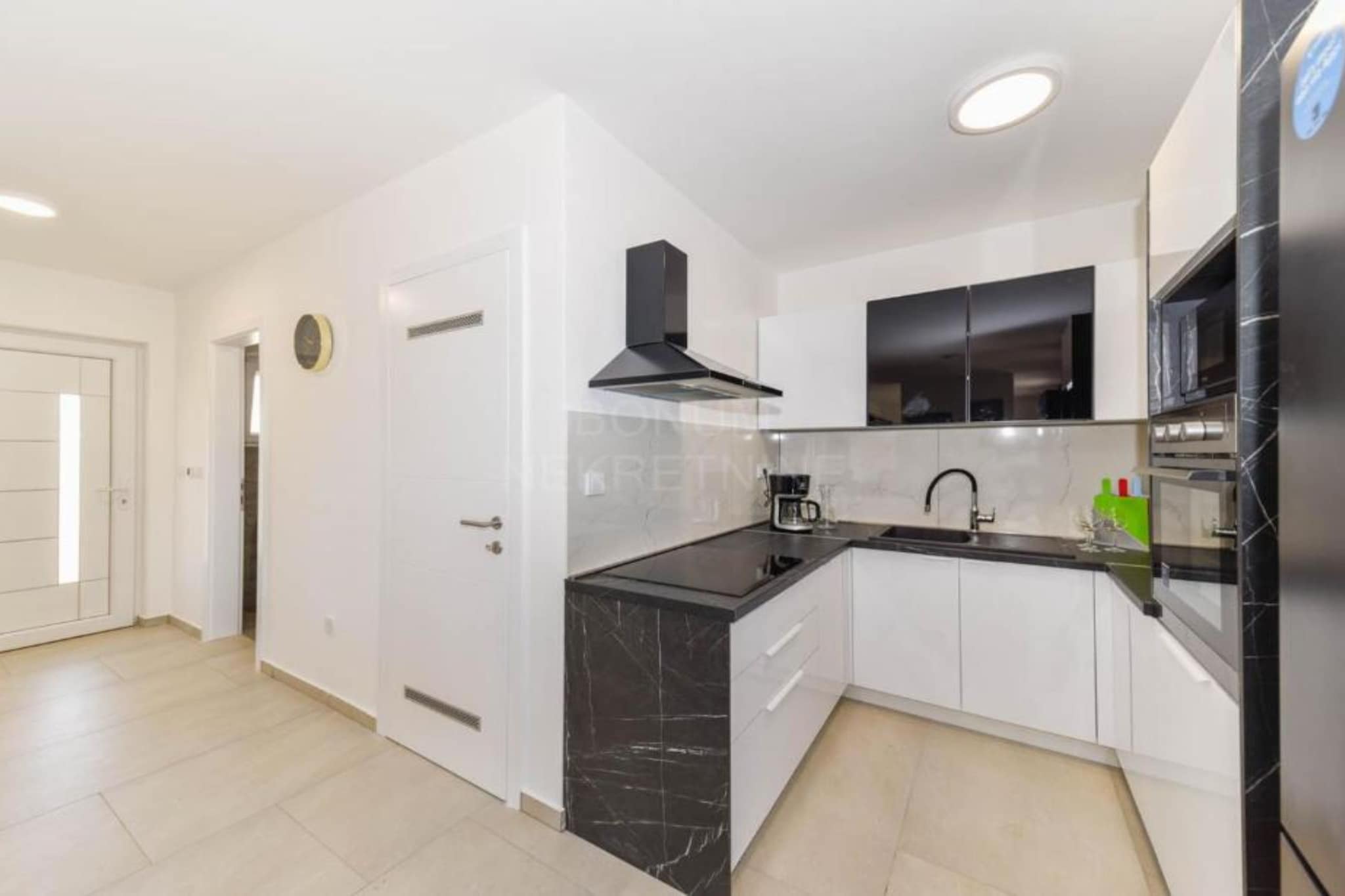 Villa Sunrise with Outdoor Pool - Four Bedroom Villa with Pool-Keuken