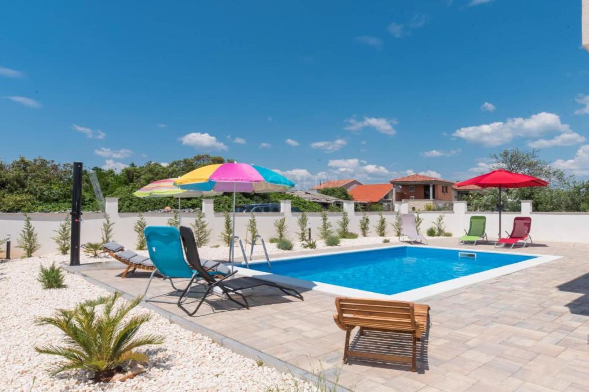 Villa Sunrise with Outdoor Pool - Four Bedroom Villa with Pool-Zwembad