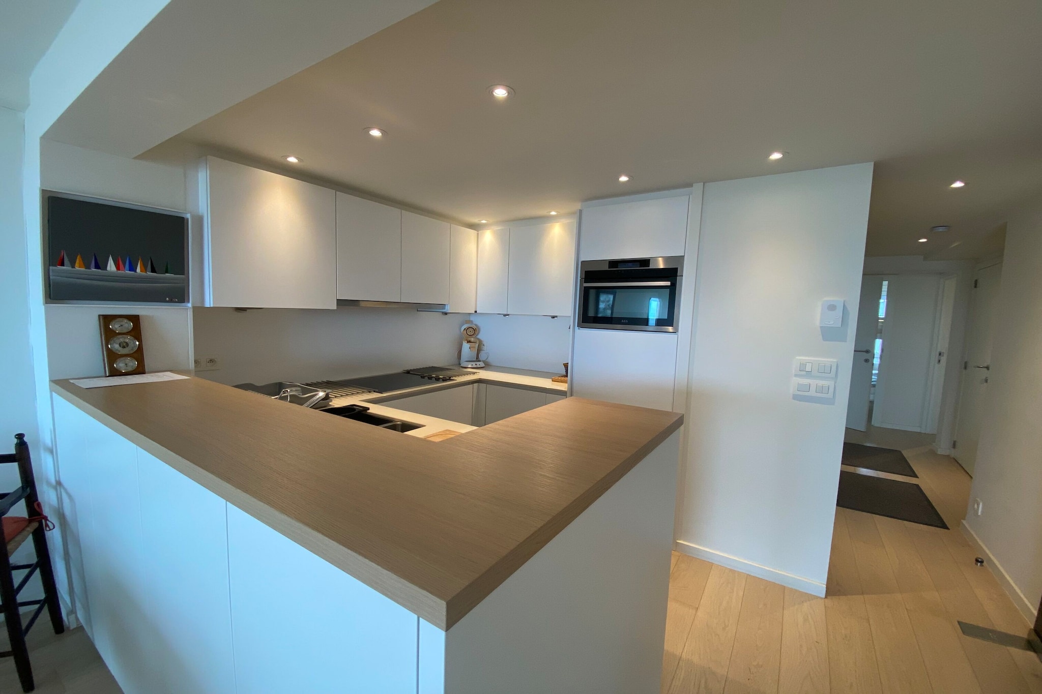 Sea View Stay for 6 Guests