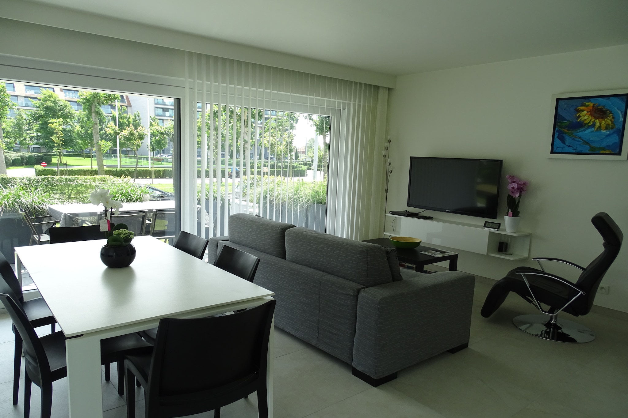 Ground floor: (open kitchen(Mixer, hob(induction), electric kettle, toaster, coffee machine(filter, pads), combination microwave, microwave, dishwasher), Living/diningroom(double sofa bed(140 x 200 cm), TV(digital), dining table, seating area, chromecast), bedroom(double bed(160 x 200 cm)), bathroom(shower, washbasin, toilet), Internet access)\n\nterrace, bicycle storage, garden furniture, ironing board, iron