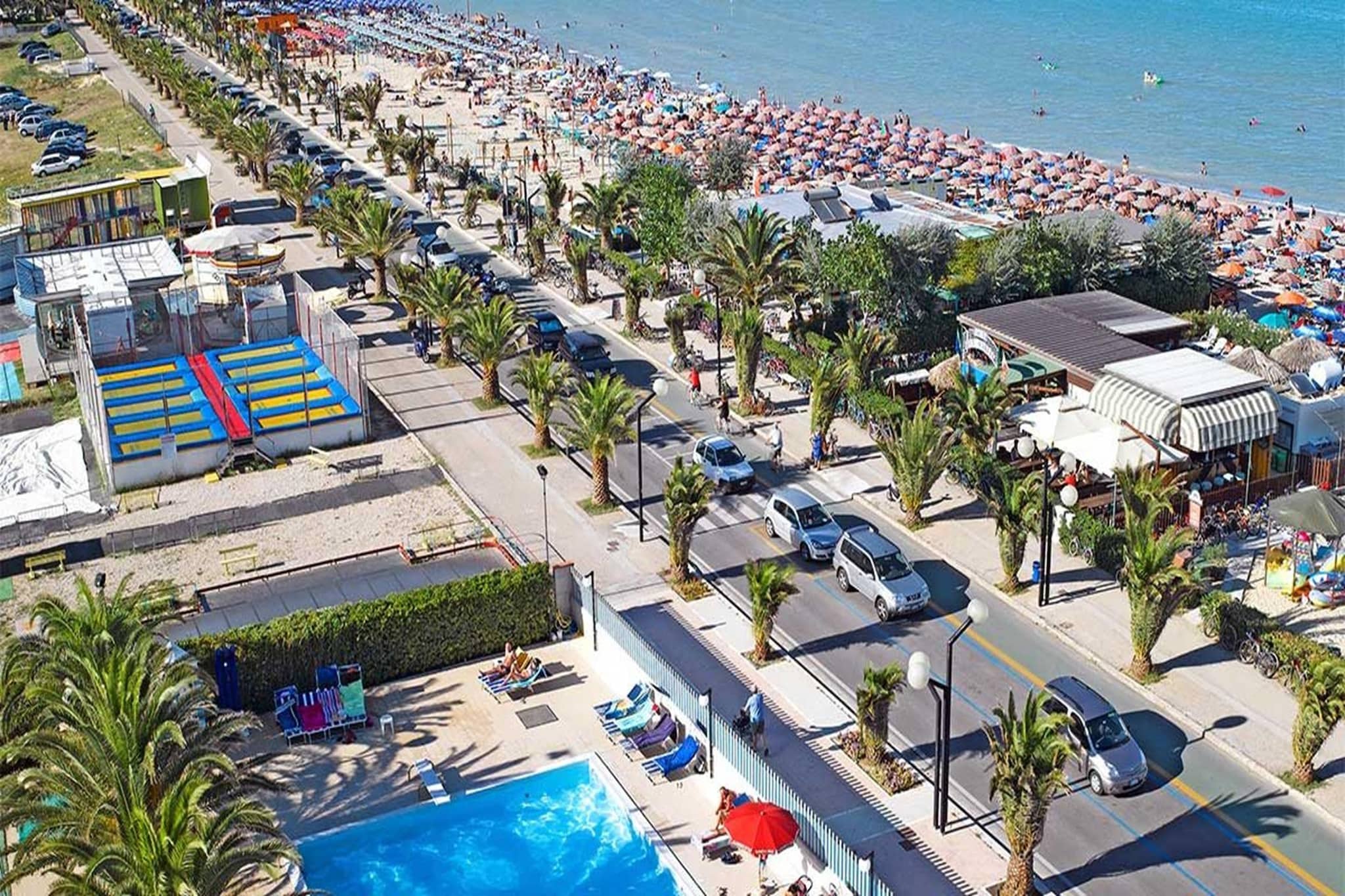 Trilo 6 Pax-Areas within 1km in summer