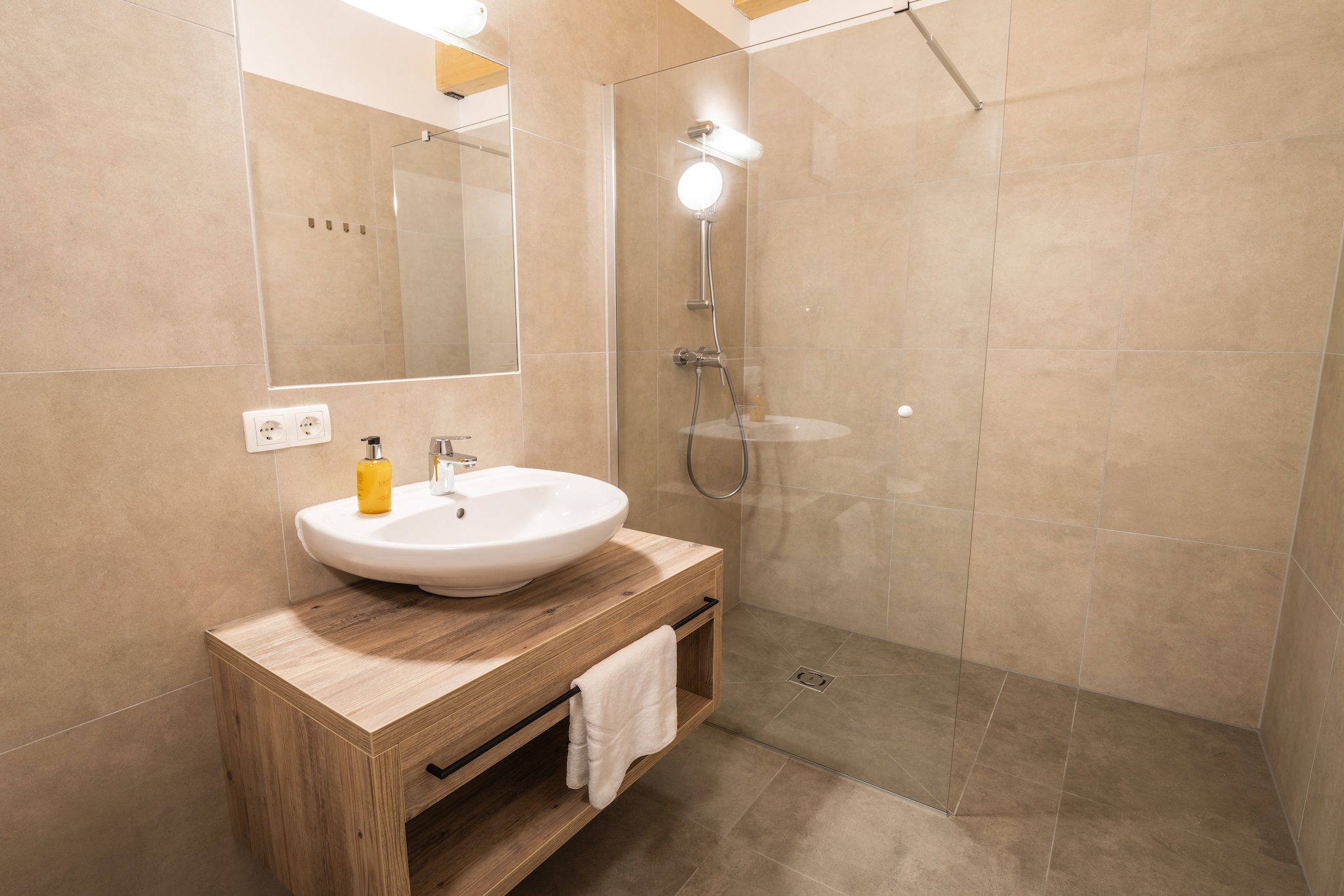 Alpenstyle Resort Fieberbrunn  FB3P-Bathroom