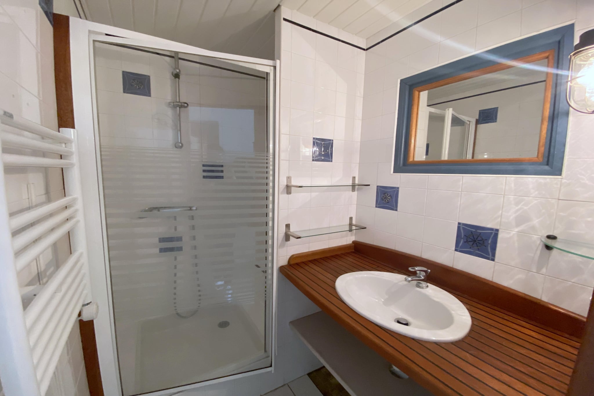 Jolie maison proche de la mer-Badkamer