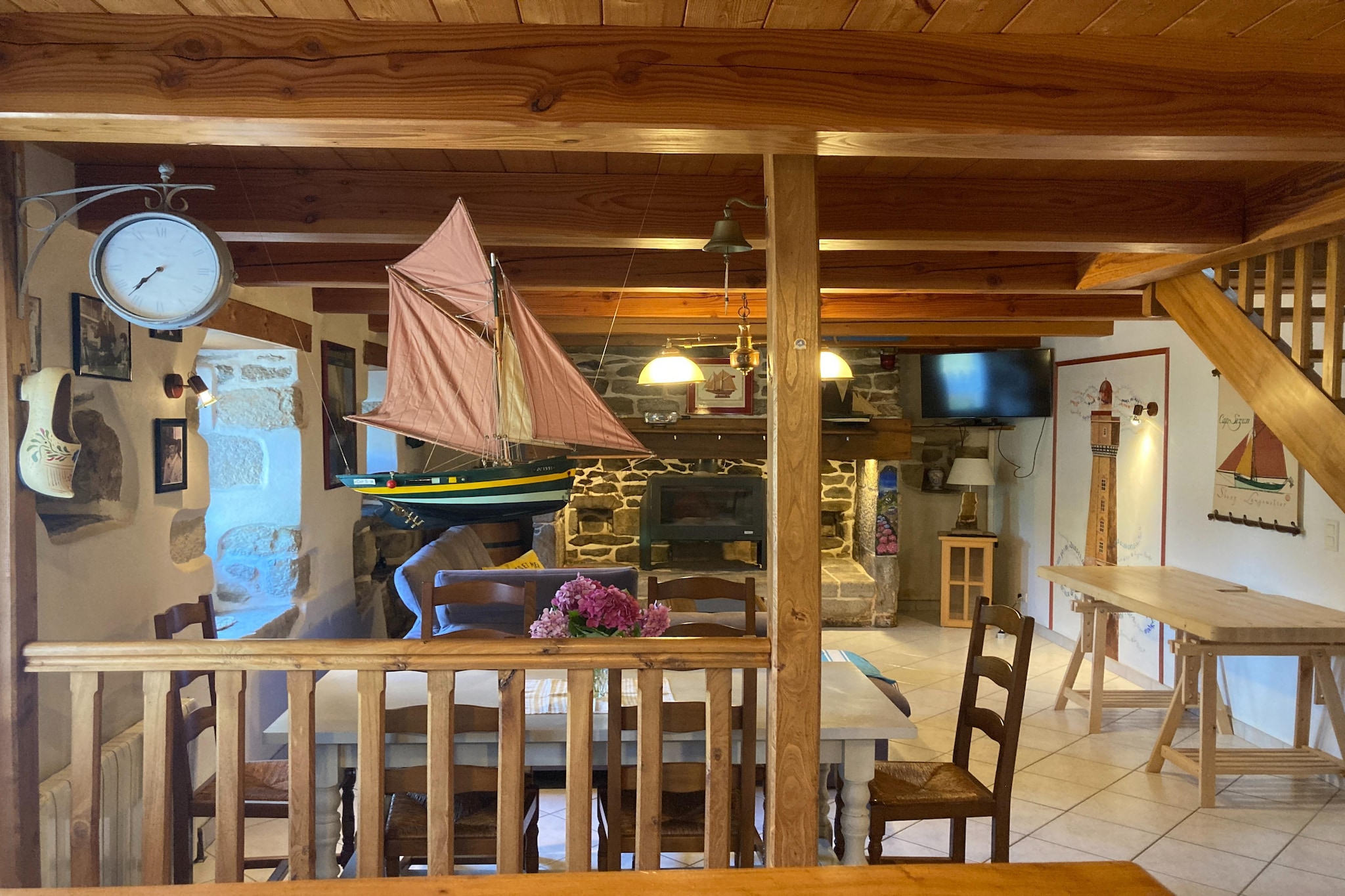 Jolie maison proche de la mer-Woonkamer