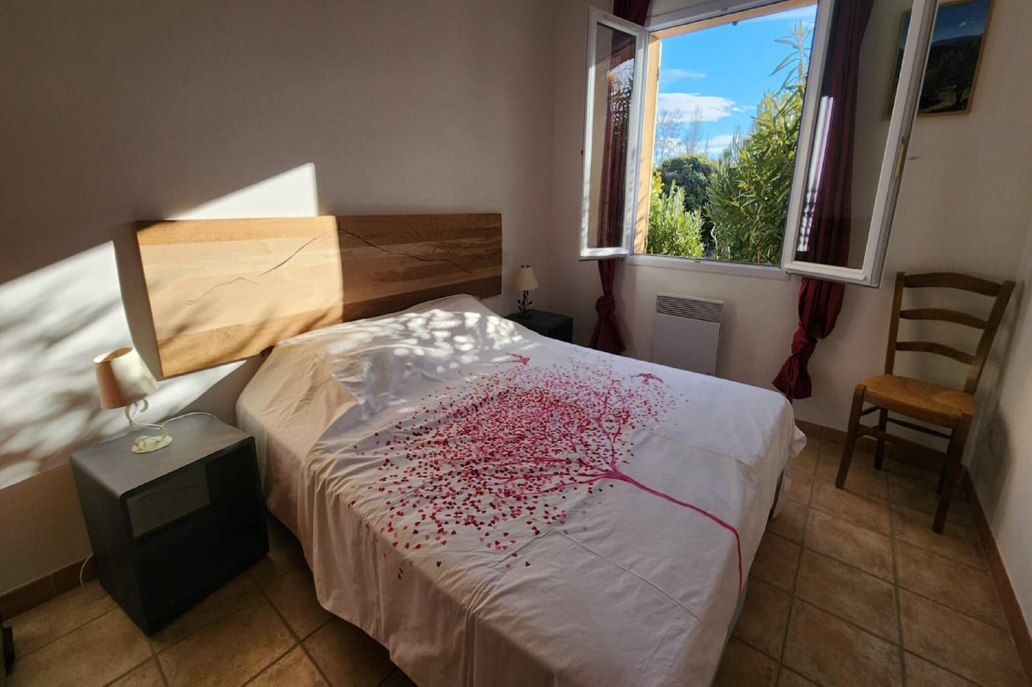 Ground floor: (Kitchen(toaster, cooker(induction), hood, coffee machine, espresso machine, oven, microwave, dishwasher, fridge, freezer, washing machine, dishes and cutlery), Living/diningroom(TV, seating area), bedroom(double bed(140 x 200 cm)), bedroom(single bed, single bed), bedroom(single bed, single bed), bathroom(bathtub with shower, washbasin), toilet, toilet)\n\nterrace(roofed), garden, garden furniture, sun loungers, BBQ, parking, swimming pool(private, cover,  9 x  4 m., opened from May upto and including Sep)