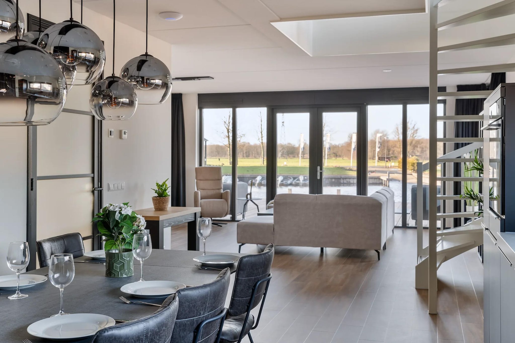 Patrijs Wellness Plus 8-Eetkamer