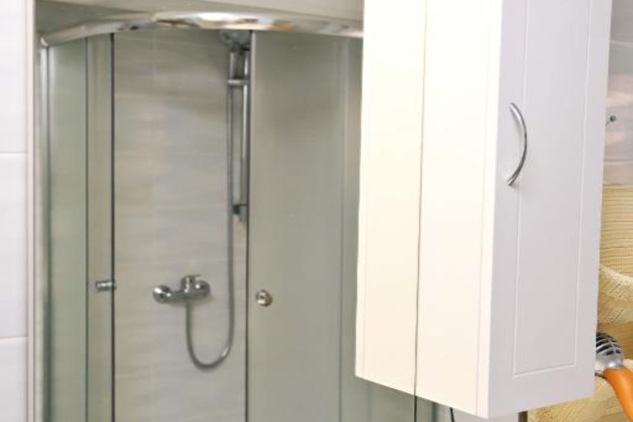Holiday Home Mumy - Four Bedroom Holiday Home with Pool-Bathroom