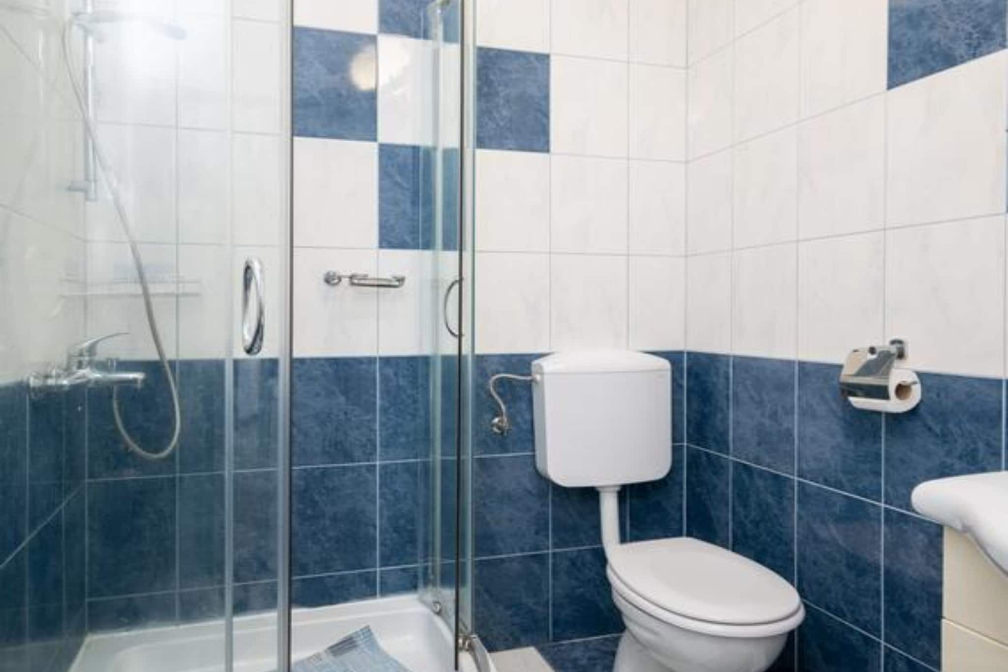 Holiday Home Violet - Three Bedroom Holiday Home-Salle de bain