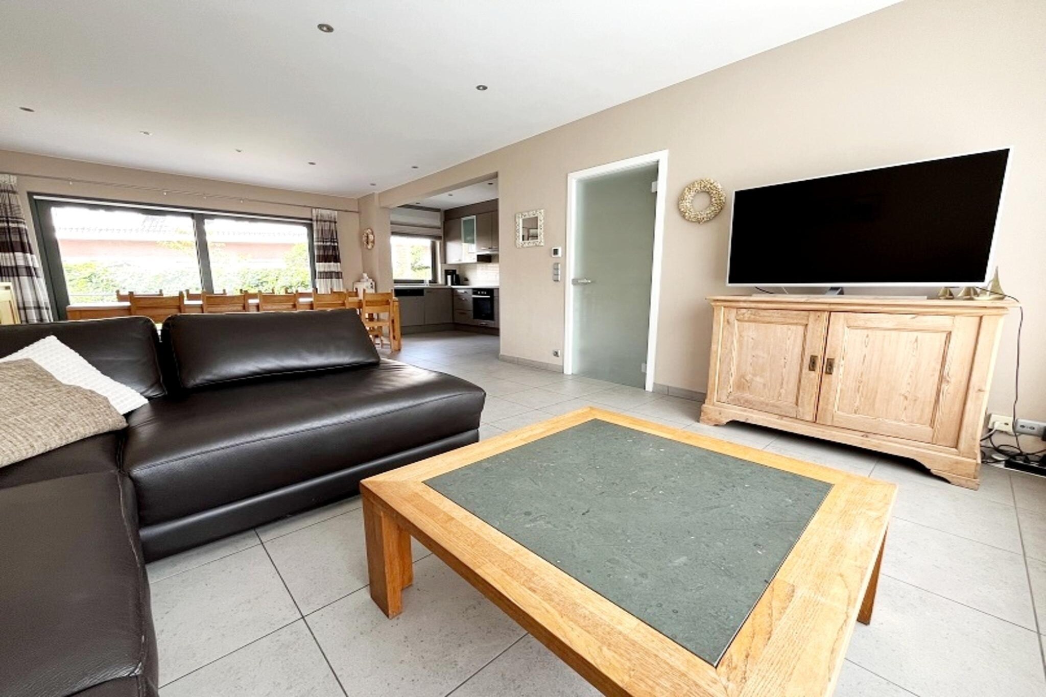 This spacious and luxurious 3-bedroom villa, located just 250 meters from the sea, offers a perfect balance of comfort and convenience. It features a well-maintained garden with a terrace, perfect for relaxing outdoors, complete with patio chairs and garden furniture. The villa is thoughtfully equipped with a garage and parking lot, and two bicycles are available to explore the nearby area. The property is also fitted with gas central heating for a cozy atmosphere, and smoking is not allowed.
Wenduine is a charming coastal town offering beautiful sandy beaches, perfect for a peaceful day by the sea. Nearby attractions include the Wenduine Lighthouse, the scenic Zeedijk promenade, and several nature reserves for hiking and biking. Visitors can also enjoy local shops, cafes, and restaurants for an authentic Belgian seaside experience.
The villa has three generously sized bedrooms. Bedroom 1 features a double bed with a double duvet and a tiled floor. Bedroom 2 is perfect for families or groups with two bunk beds, each sleeping two people, and four single duvets. Bedroom 3 offers four single beds with four single duvets and a parquet floor. The property also includes a garage equipped with a combi washing machine/dryer, iron, ironing board, and vacuum cleaner.