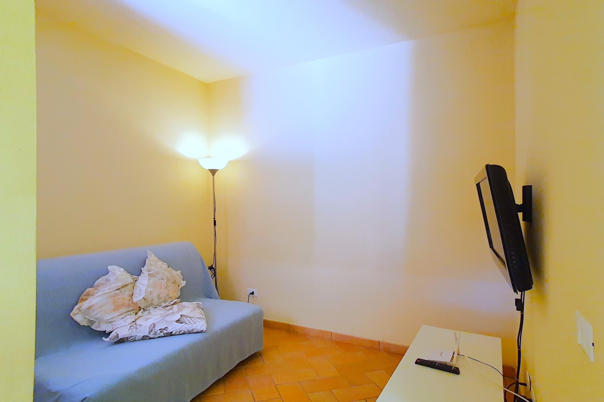 APP 1-Living room
