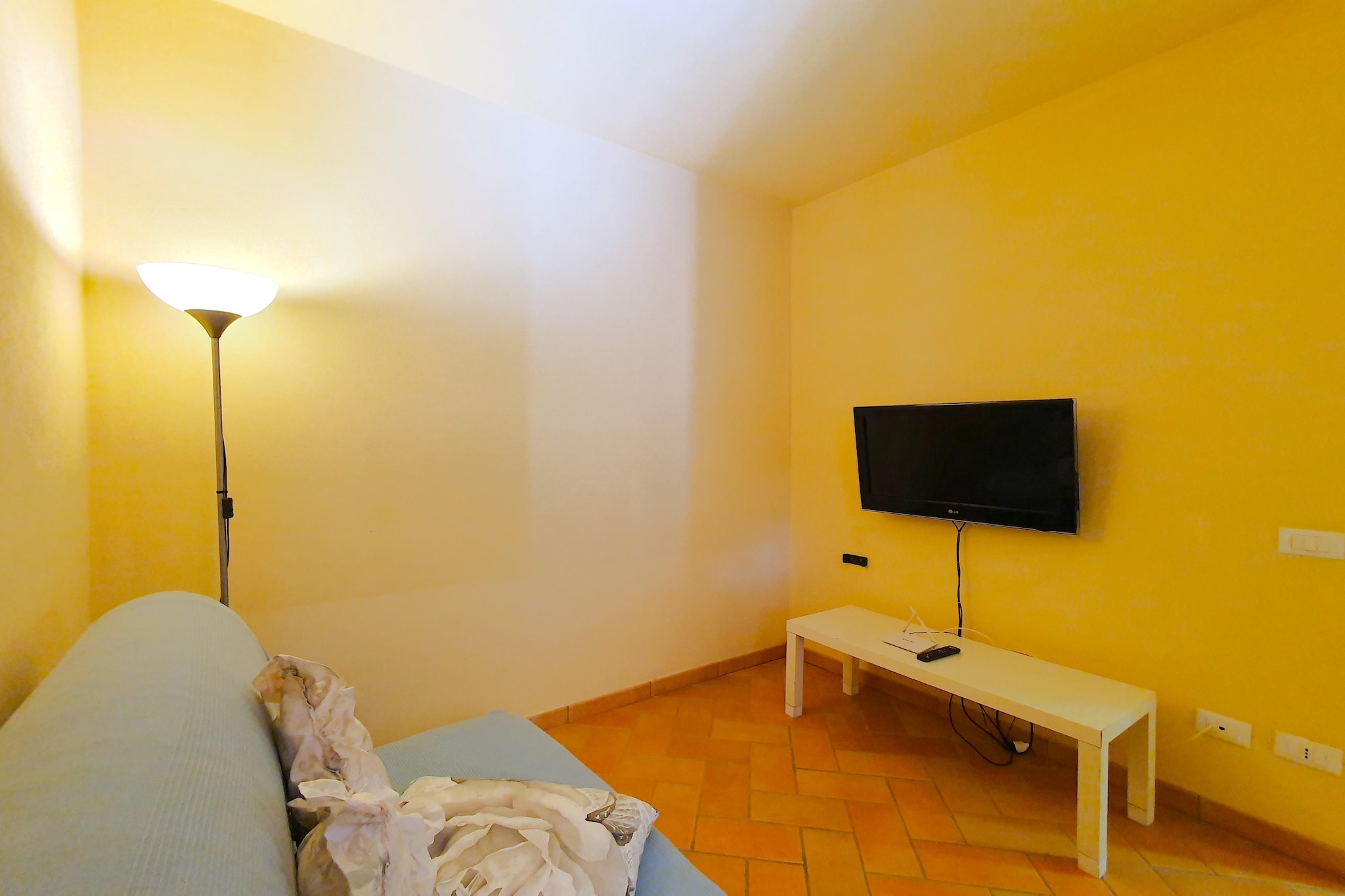 APP 1-Living room