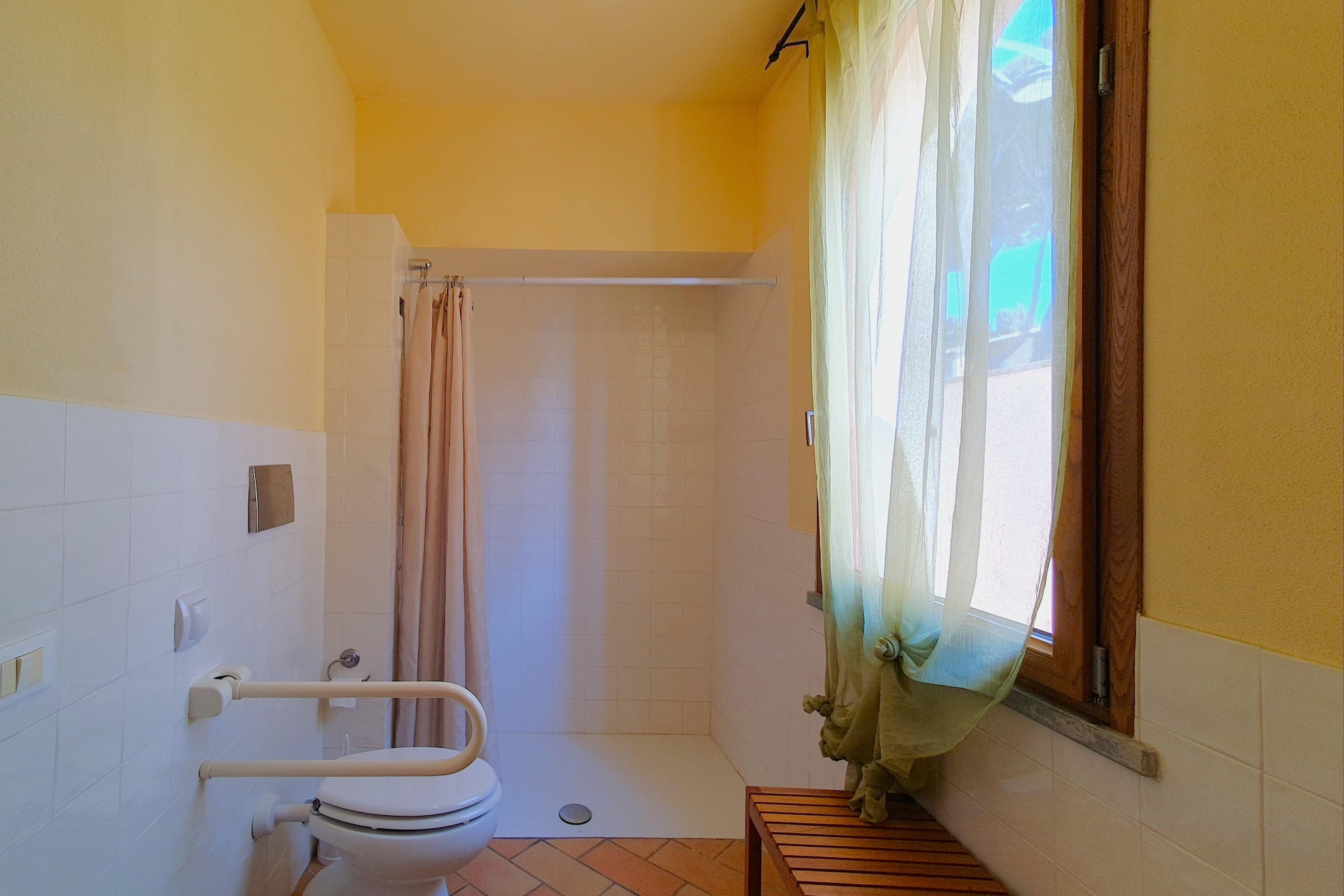 APP 1-Bathroom