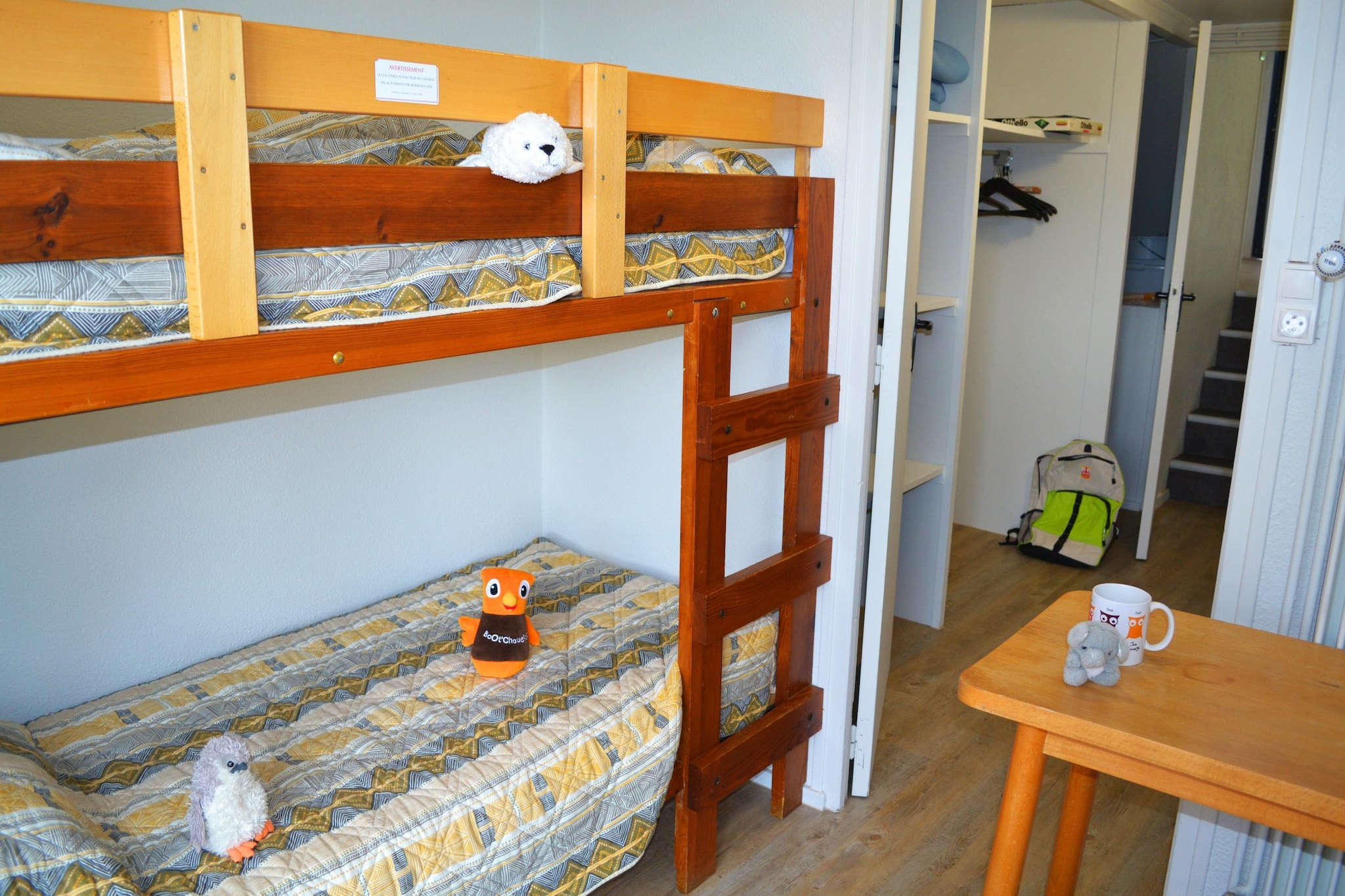 Saint-Julien-Chapteuil - Gîte 2 Pièces 4 Personnes 1  bébé-Schlafzimmer