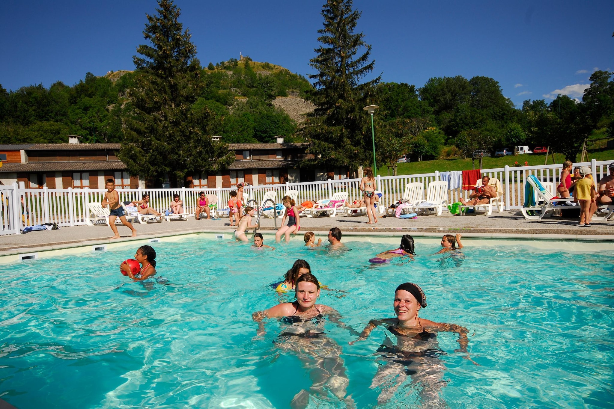 Saint-Julien-Chapteuil - Gîte 2 Pièces 4 Personnes 1  bébé-Schwimmbad