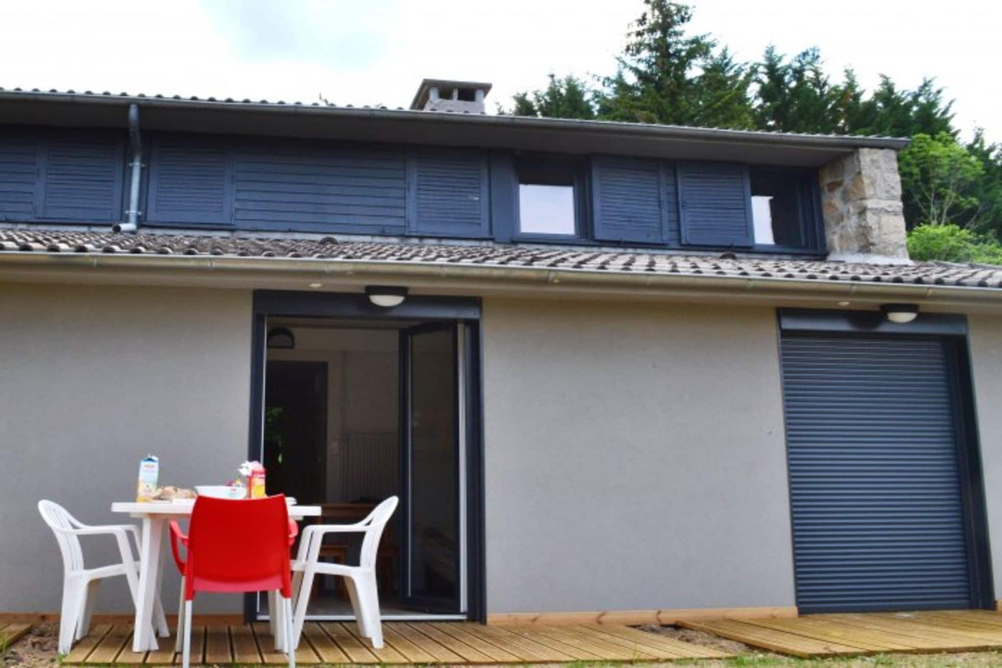 Saint-Julien-Chapteuil - Gîte 2 Pièces 4 Personnes 1  bébé-Terrassenbalkon
